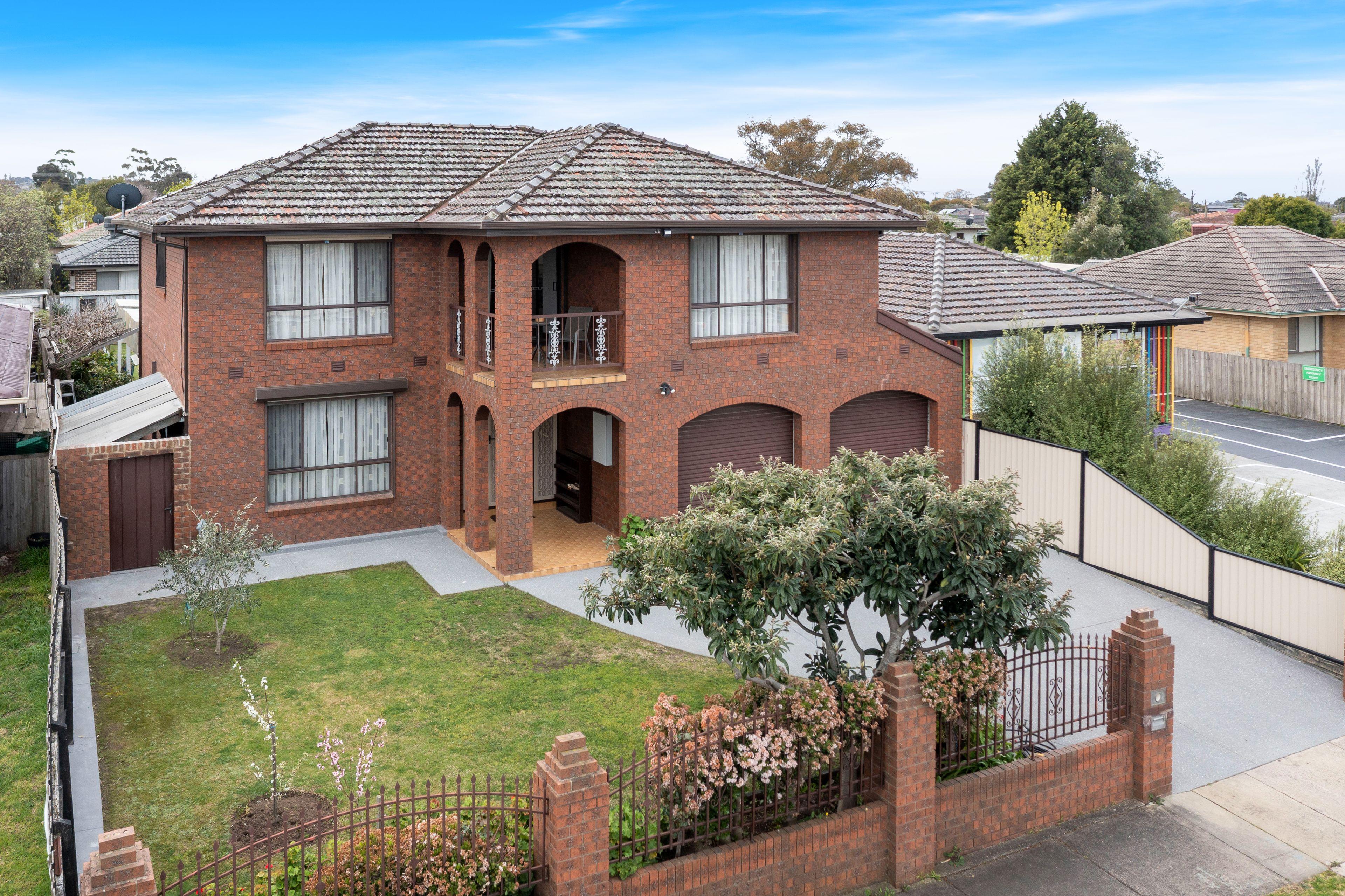 Prop-GPT: House: VIC Craigieburn, VIC 3064 Home For Sale