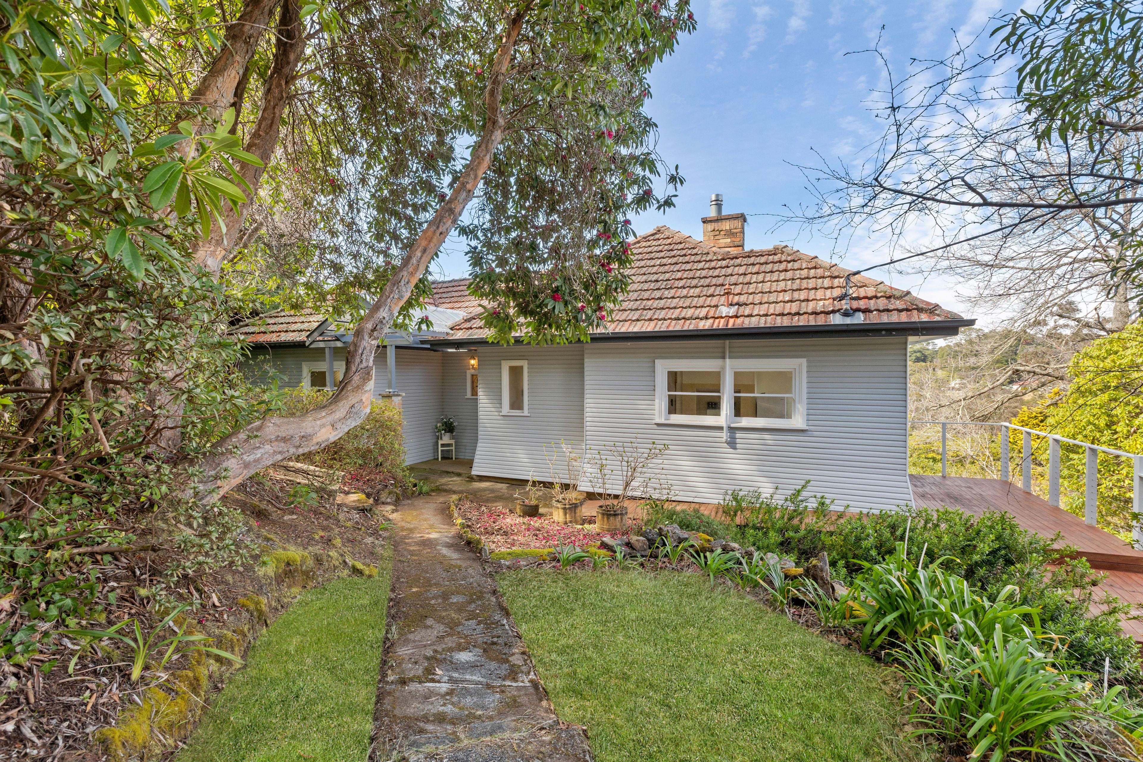 Prop-GPT: House: NSW Blackheath, NSW 2785 Home For Sale