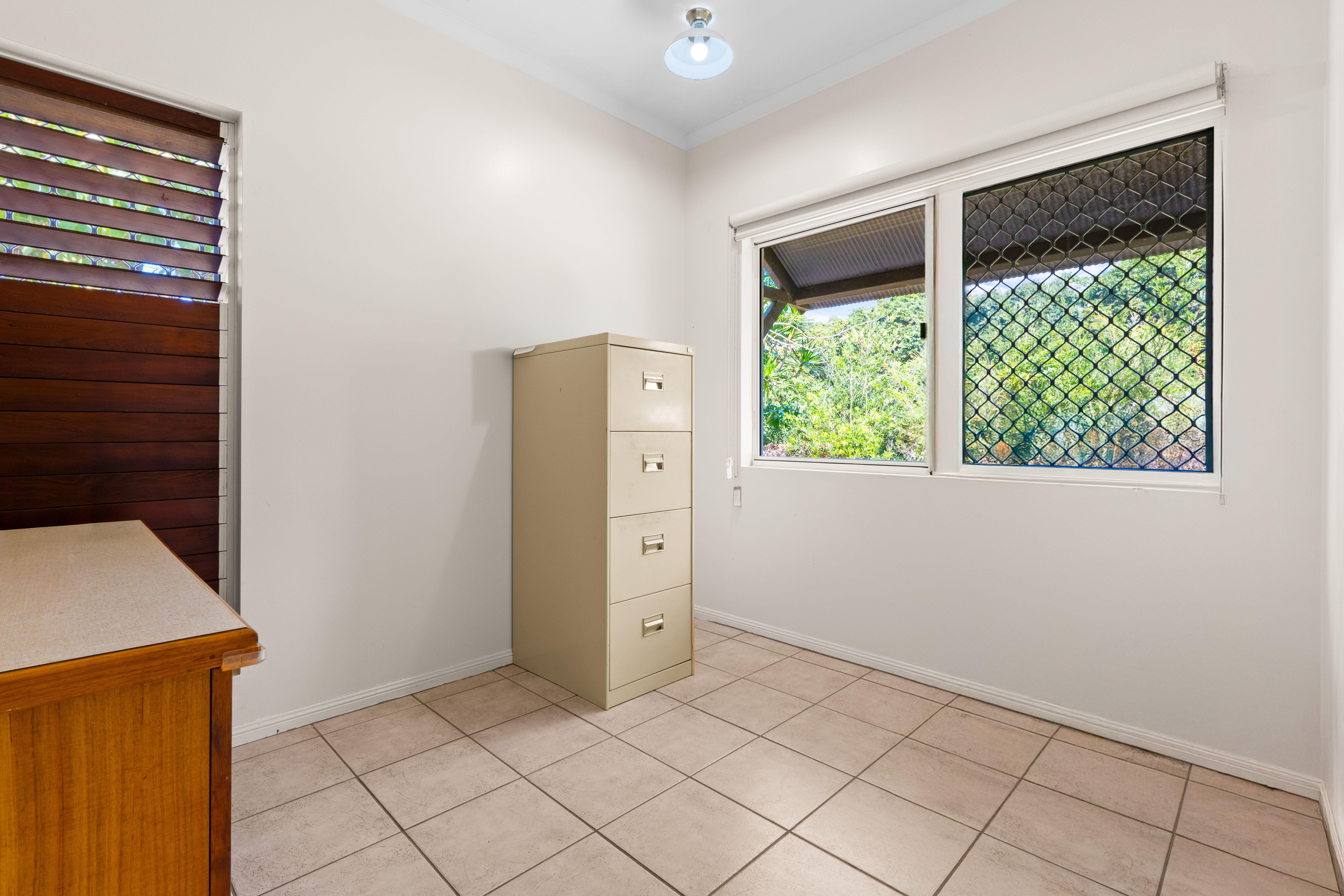 House for Sale: Mooroobool, QLD 4870, QLD, 4870
