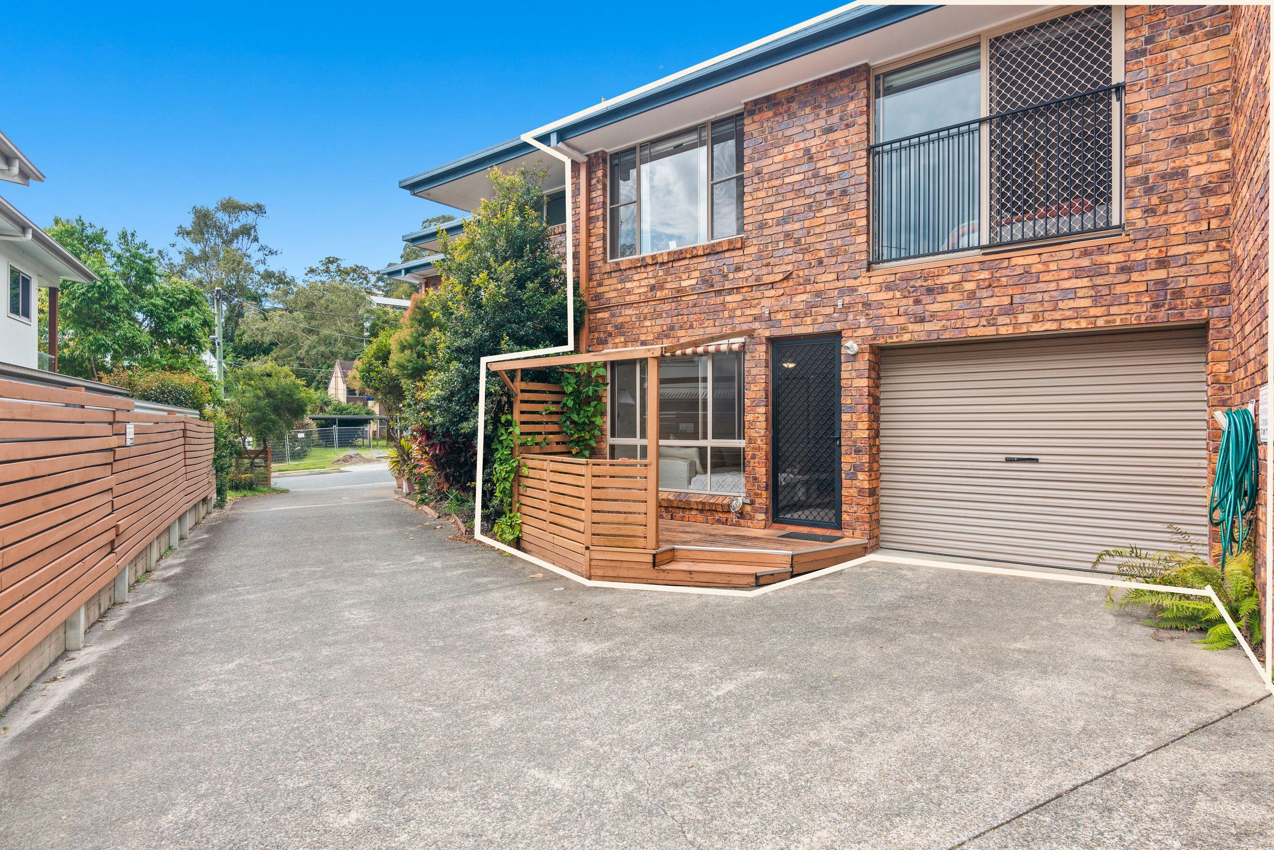 Prop-GPT: Townhouse: QLD Currumbin, QLD 4223 Home For Sale