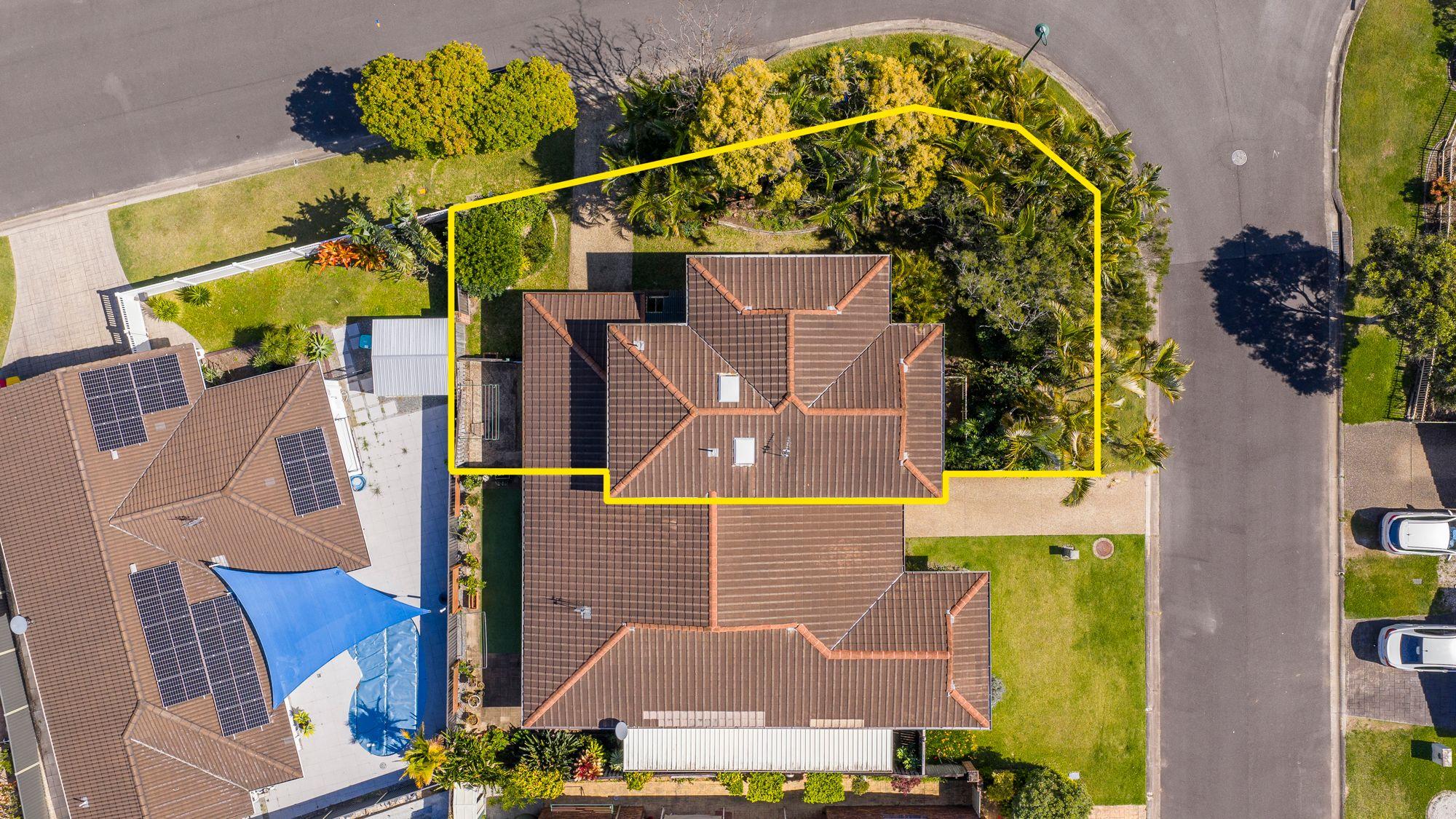Prop-GPT: DuplexSemi-detached: QLD Varsity Lakes, QLD 4227 Home For Sale