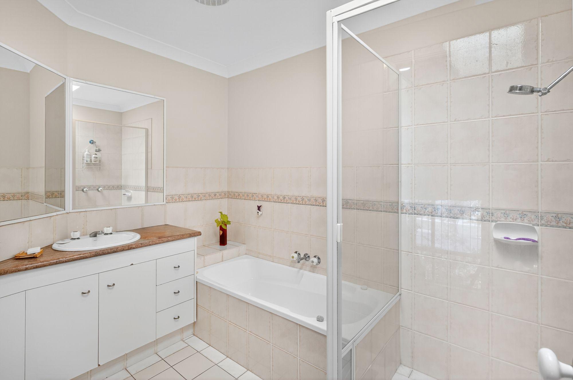 DuplexSemi-detached for Sale: Varsity Lakes, QLD 4227, QLD, 4227