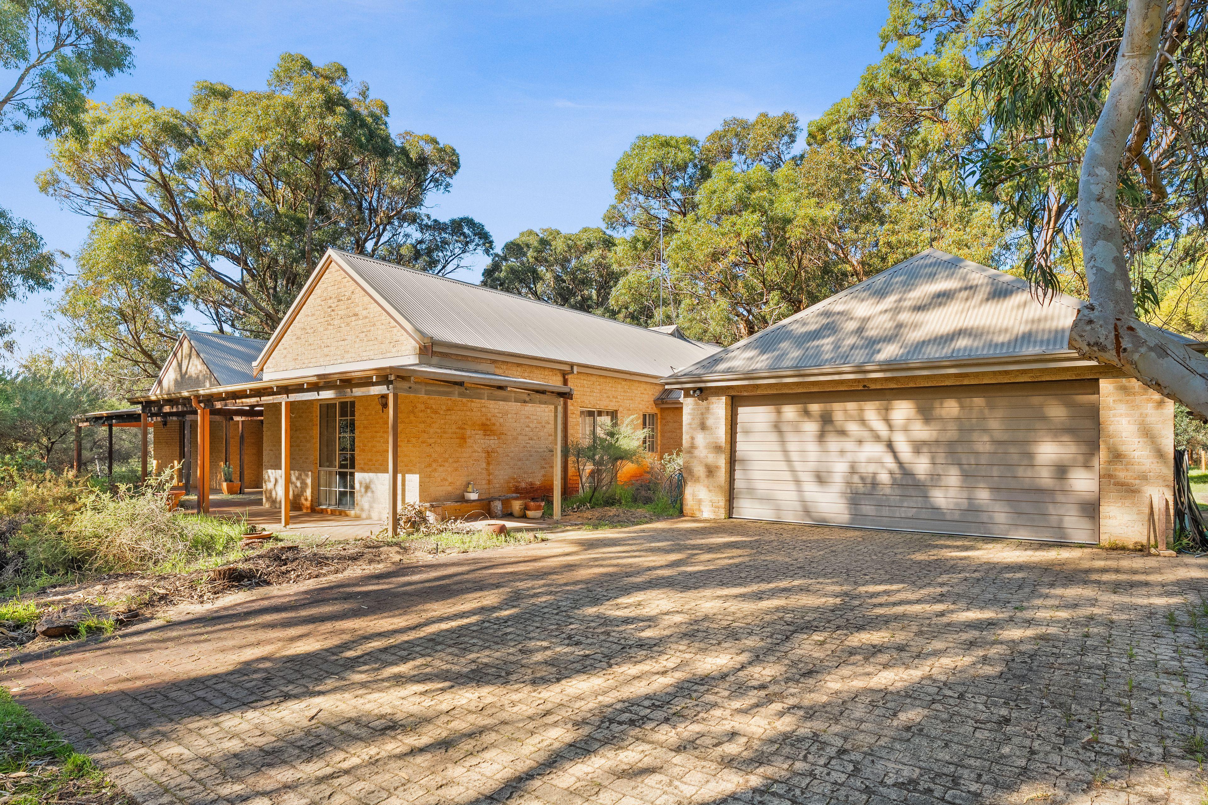 Prop-GPT: Acreage/Semi-Rural: WA Baldivis, WA 6171 Home For Sale