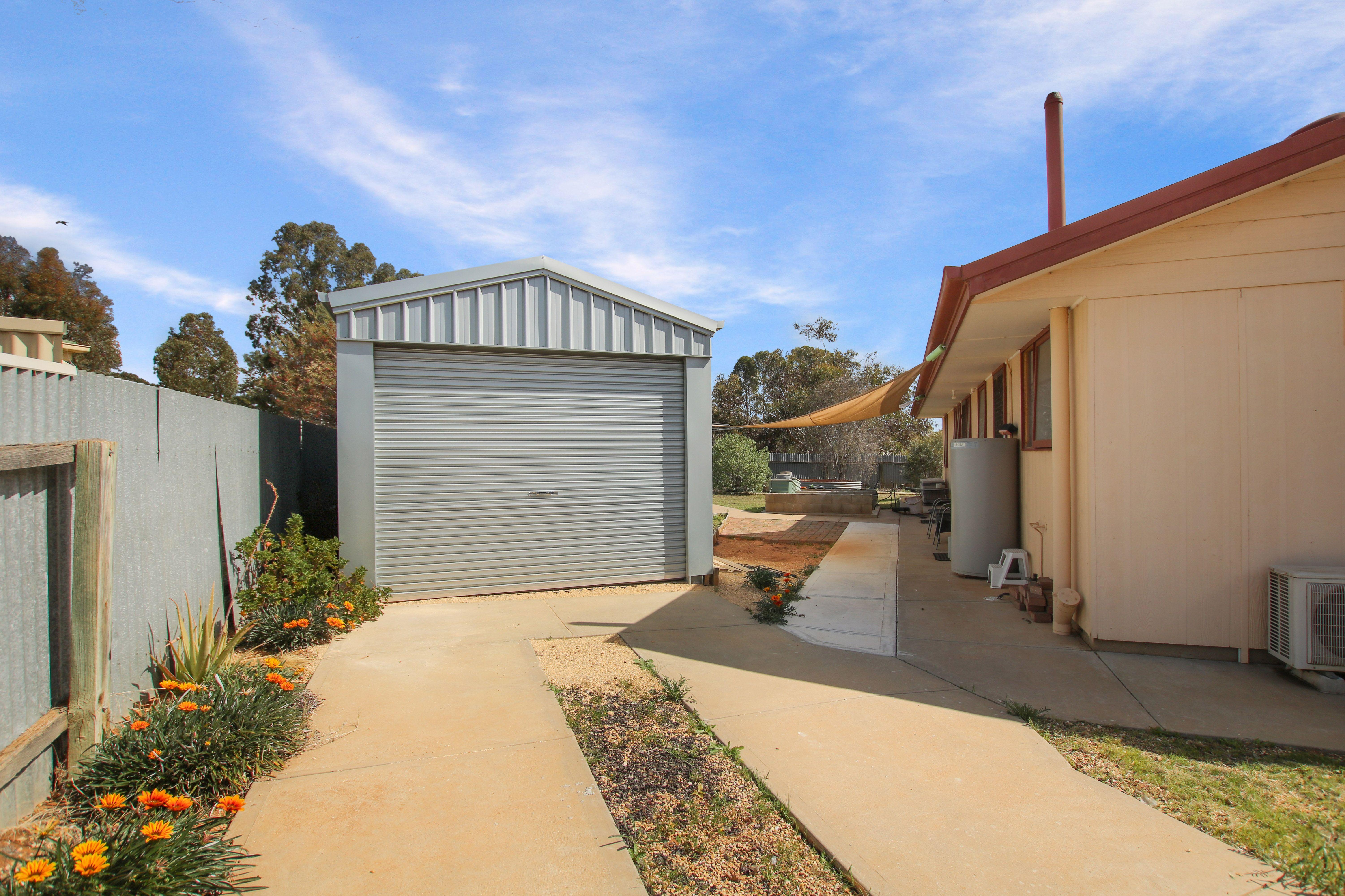 House for Sale: Waikerie, SA 5330, SA, 5330