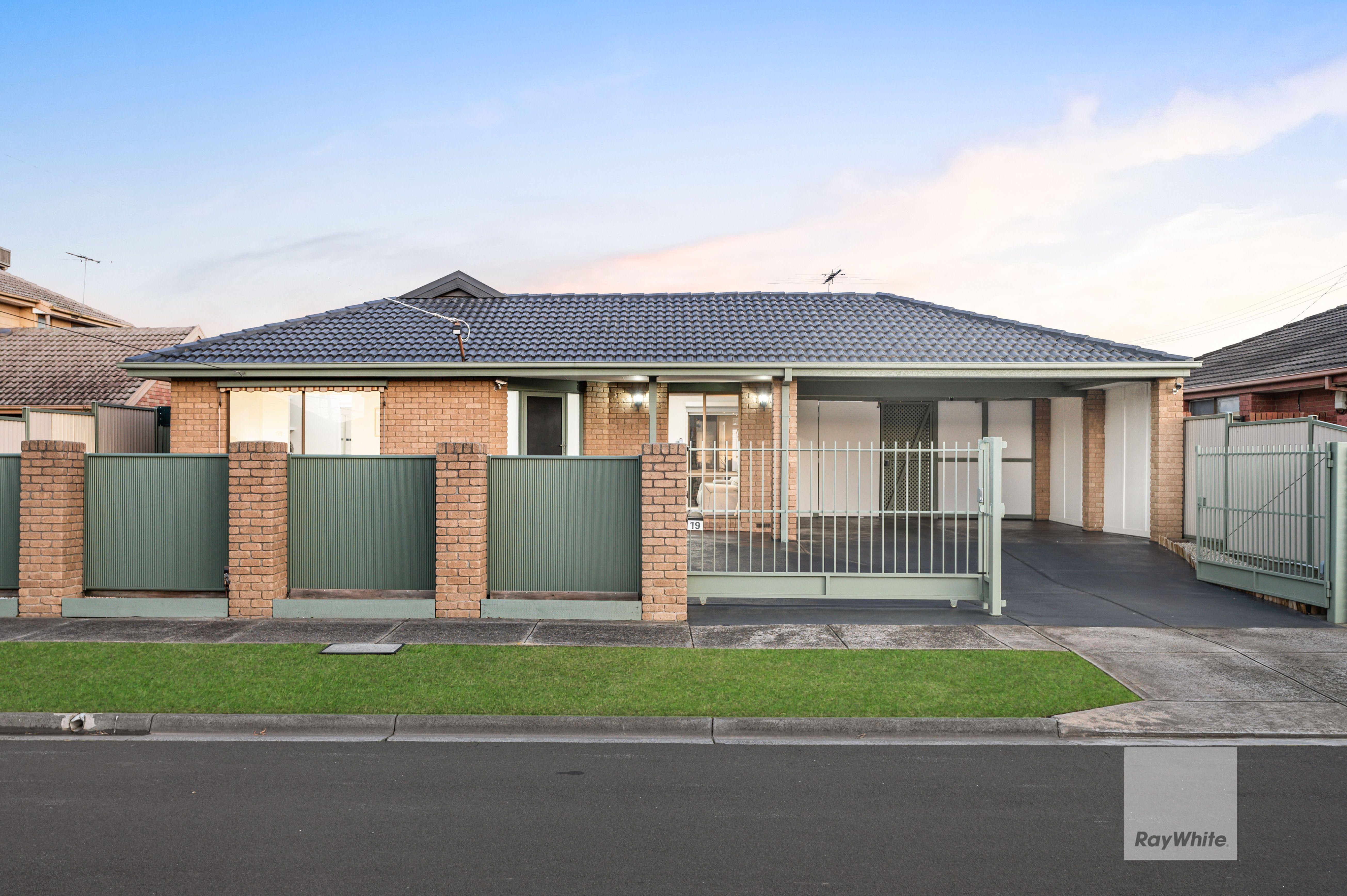 Prop-GPT: House: VIC Tullamarine, VIC 3043 Home For Sale