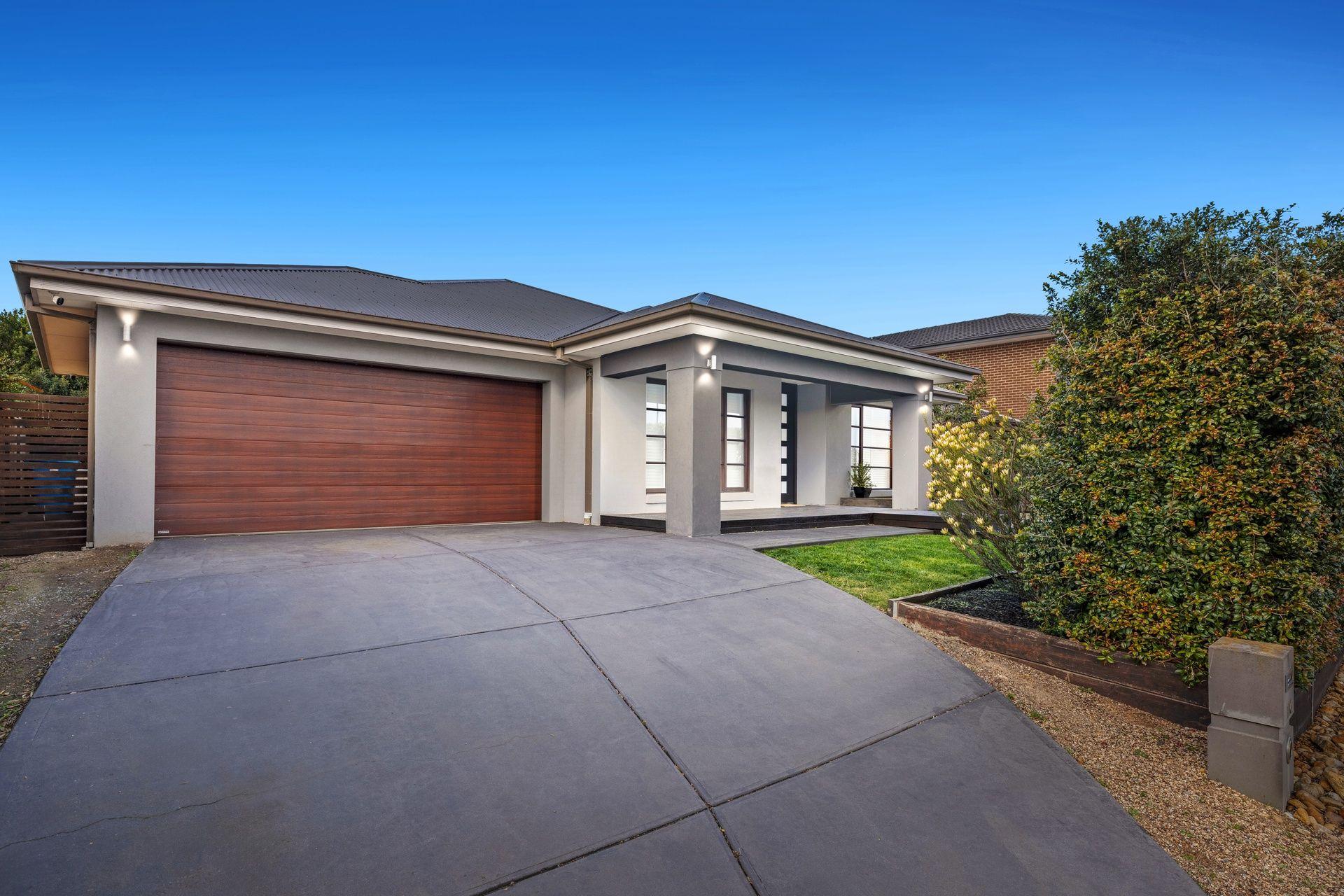 Prop-GPT: House: VIC Lyndhurst, VIC 3975 Home For Sale