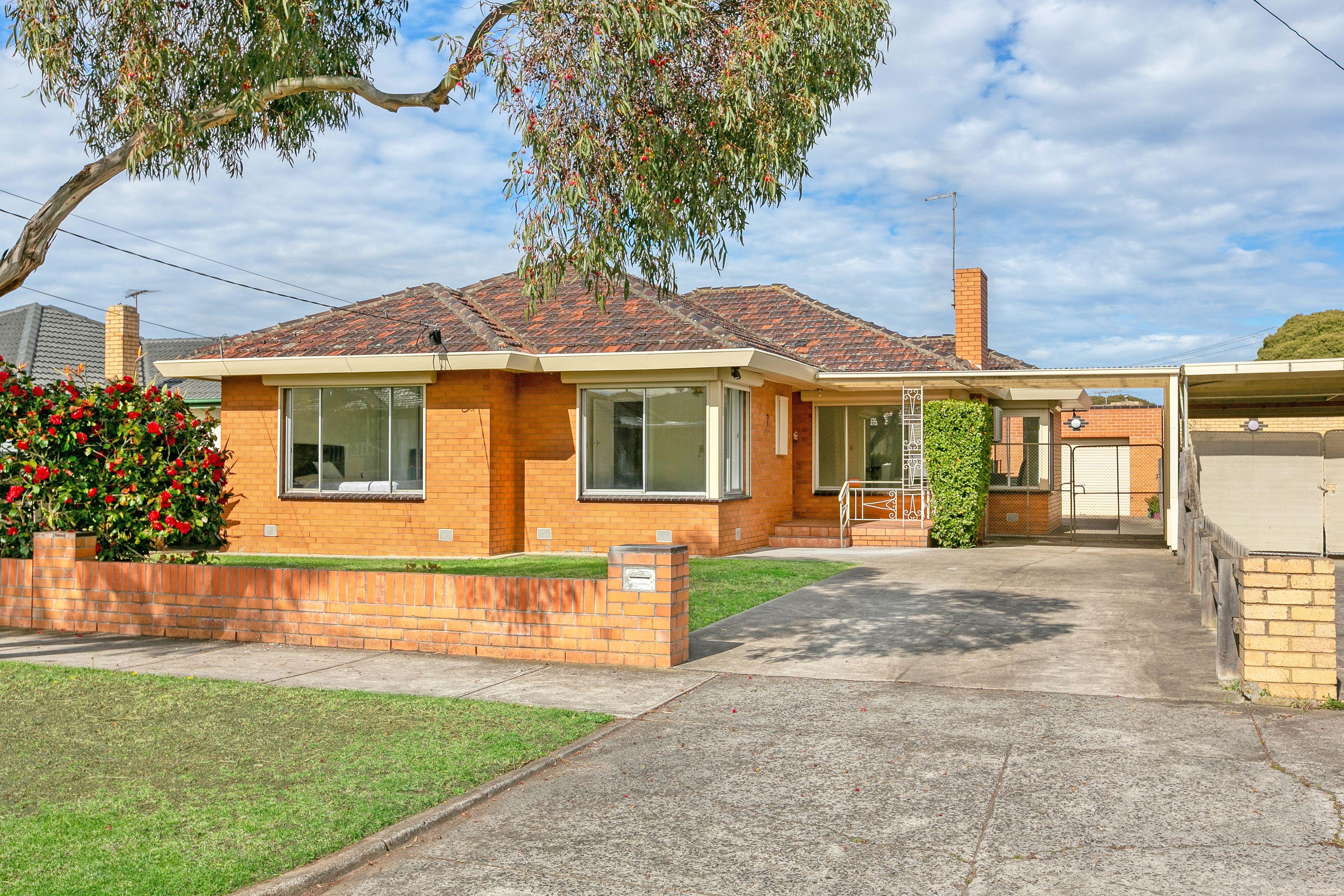 Prop-GPT: House: VIC Reservoir, VIC 3073 Home For Sale