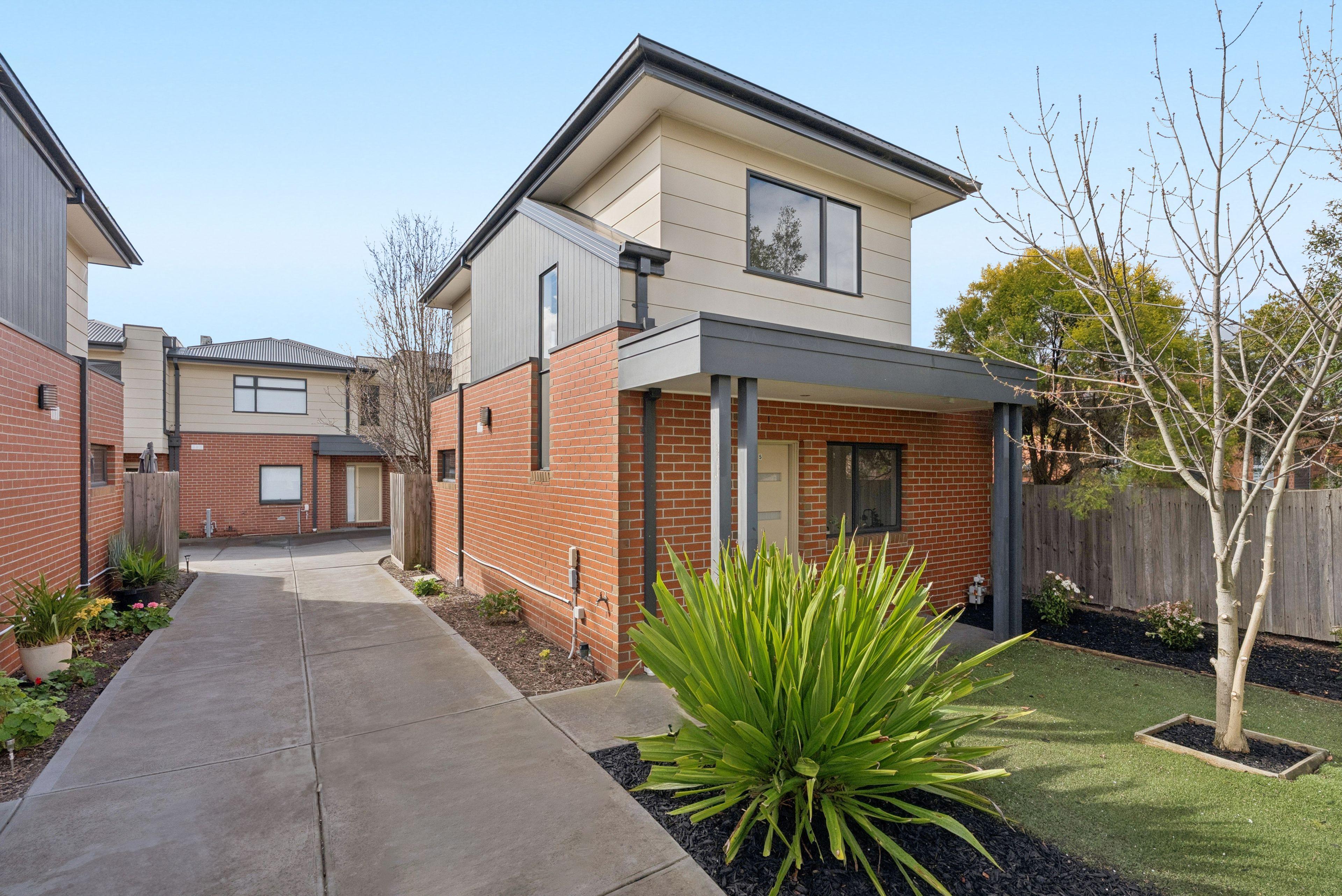 Townhouse for Sale: Reservoir, VIC 3073, VIC, 3073