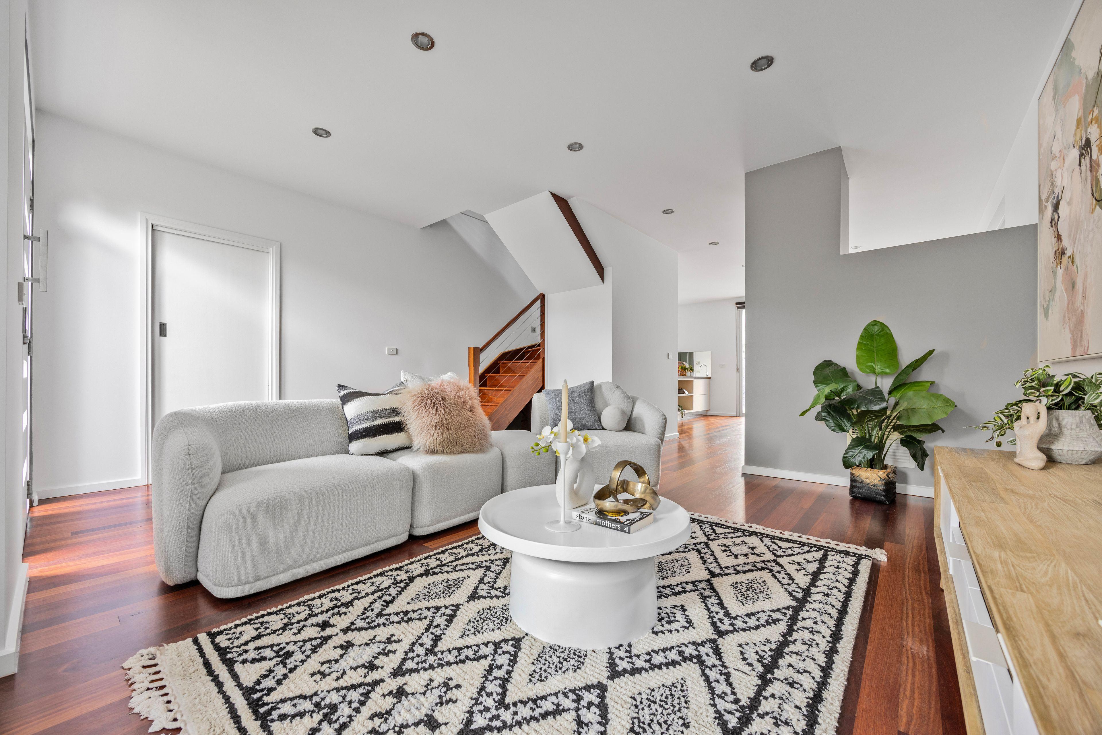 Prop-GPT: House: VIC Preston, VIC 3072 Home For Sale