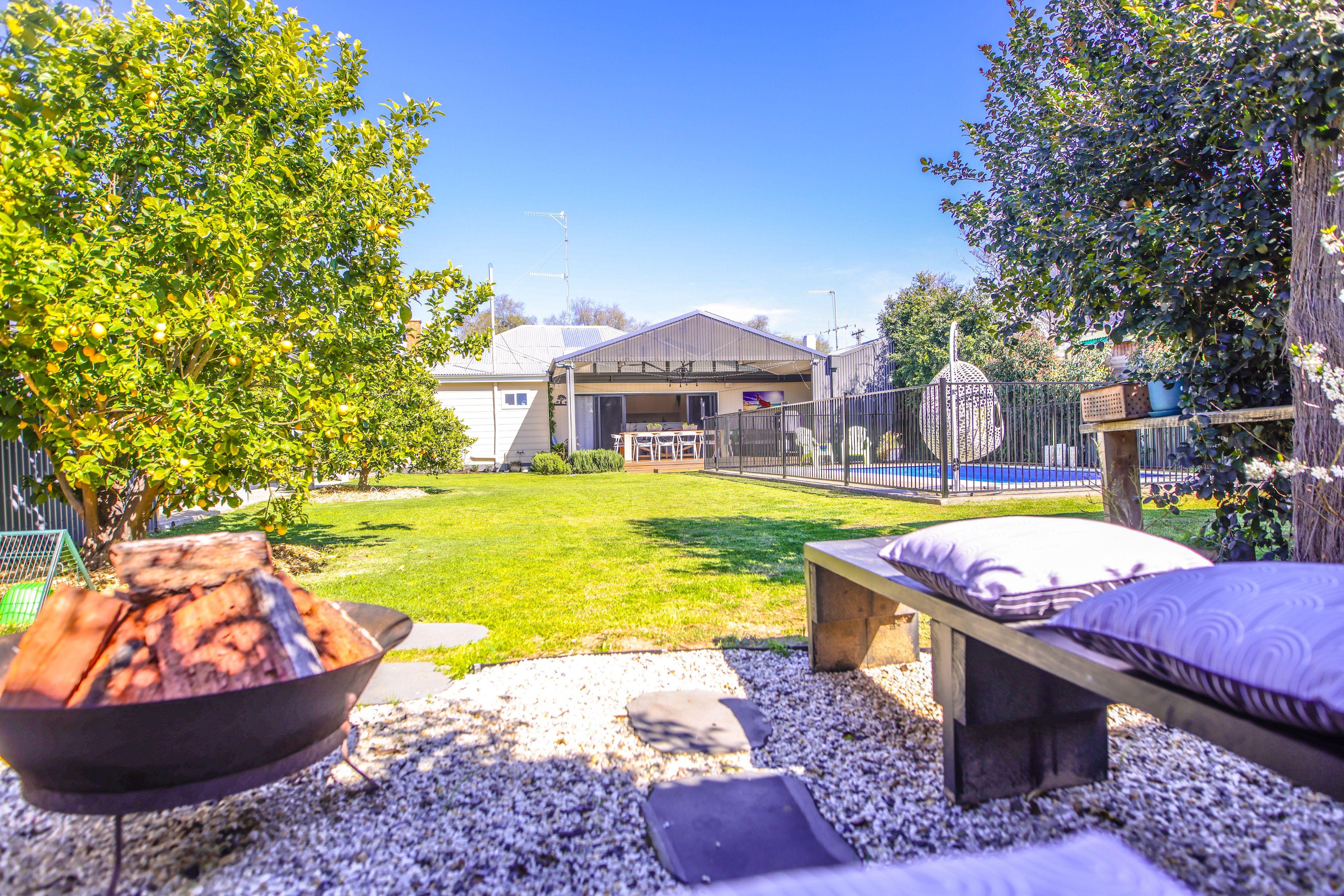 House for Sale: Deniliquin, NSW 2710, NSW, 2710