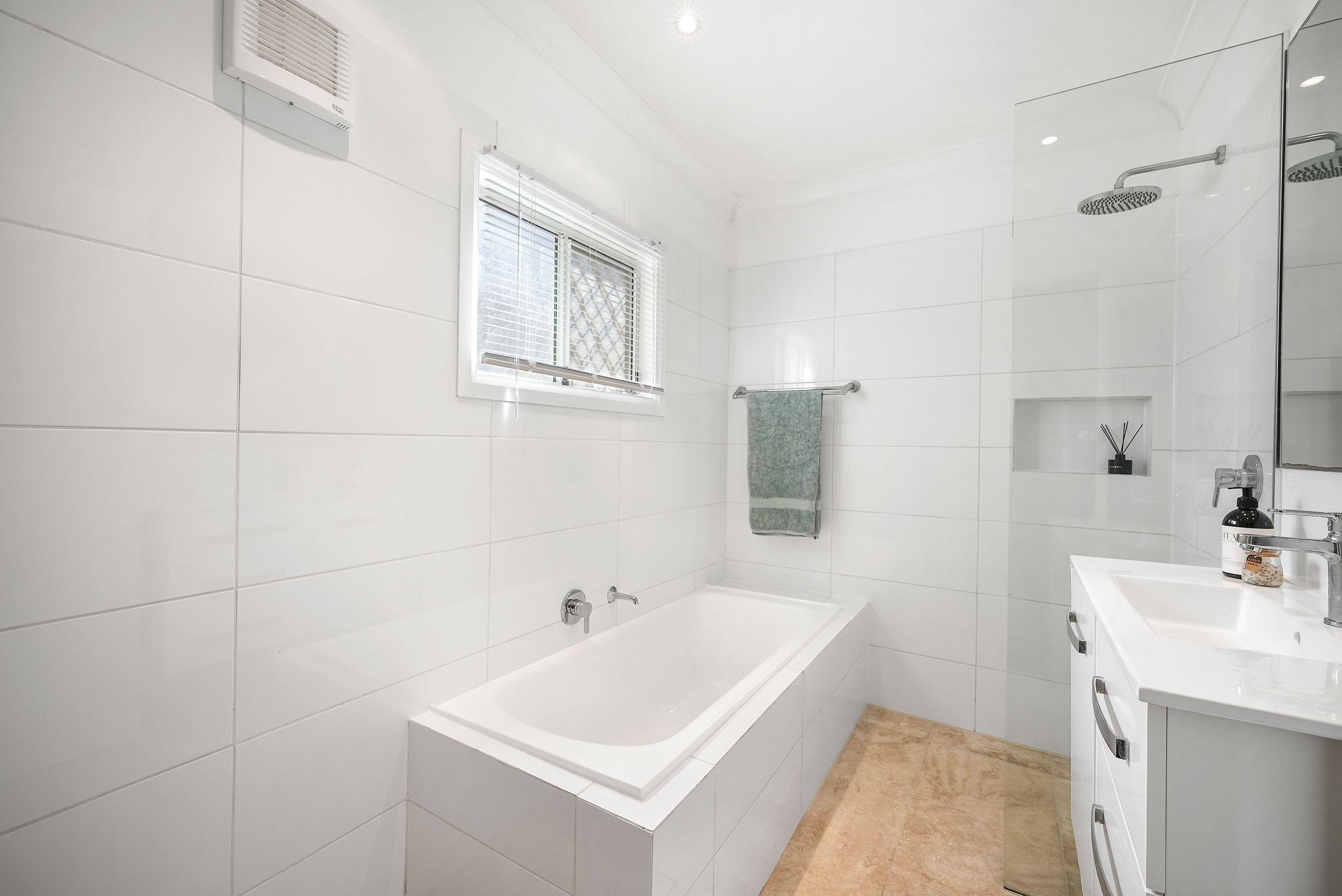 House for Sale: Bateau Bay, NSW 2261, NSW, 2261