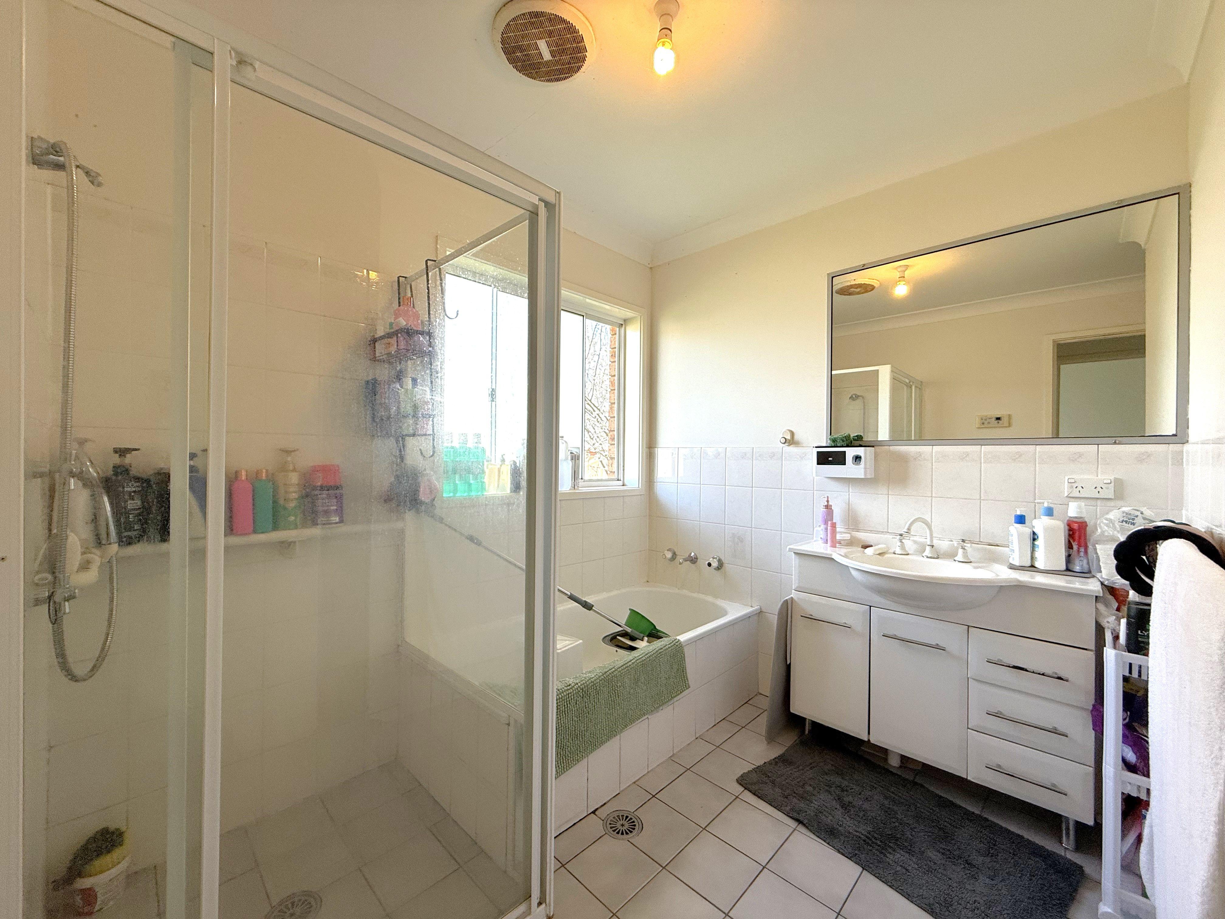House for Sale: Young, NSW 2594, NSW, 2594