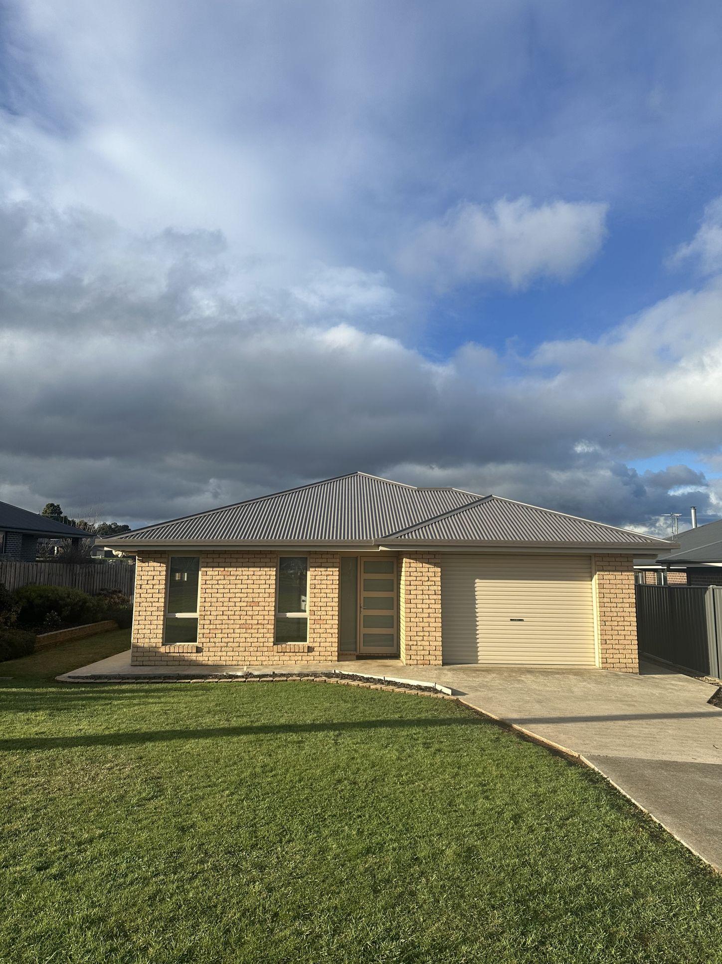 Prop-GPT: House: TAS Deloraine, TAS 7304 Tasmania 7304