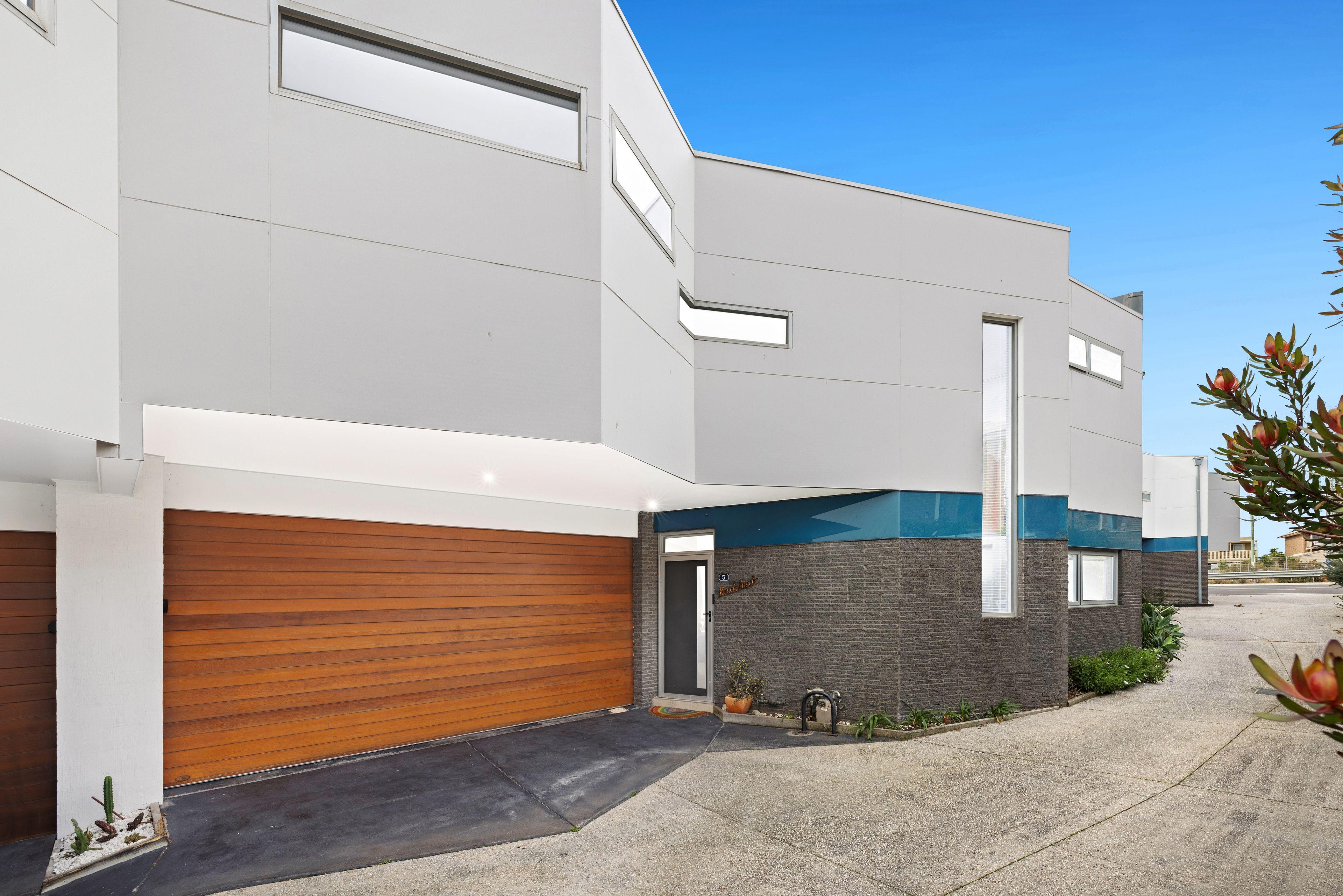 Prop-GPT: Townhouse: VIC Bonbeach, VIC 3196 Home For Sale