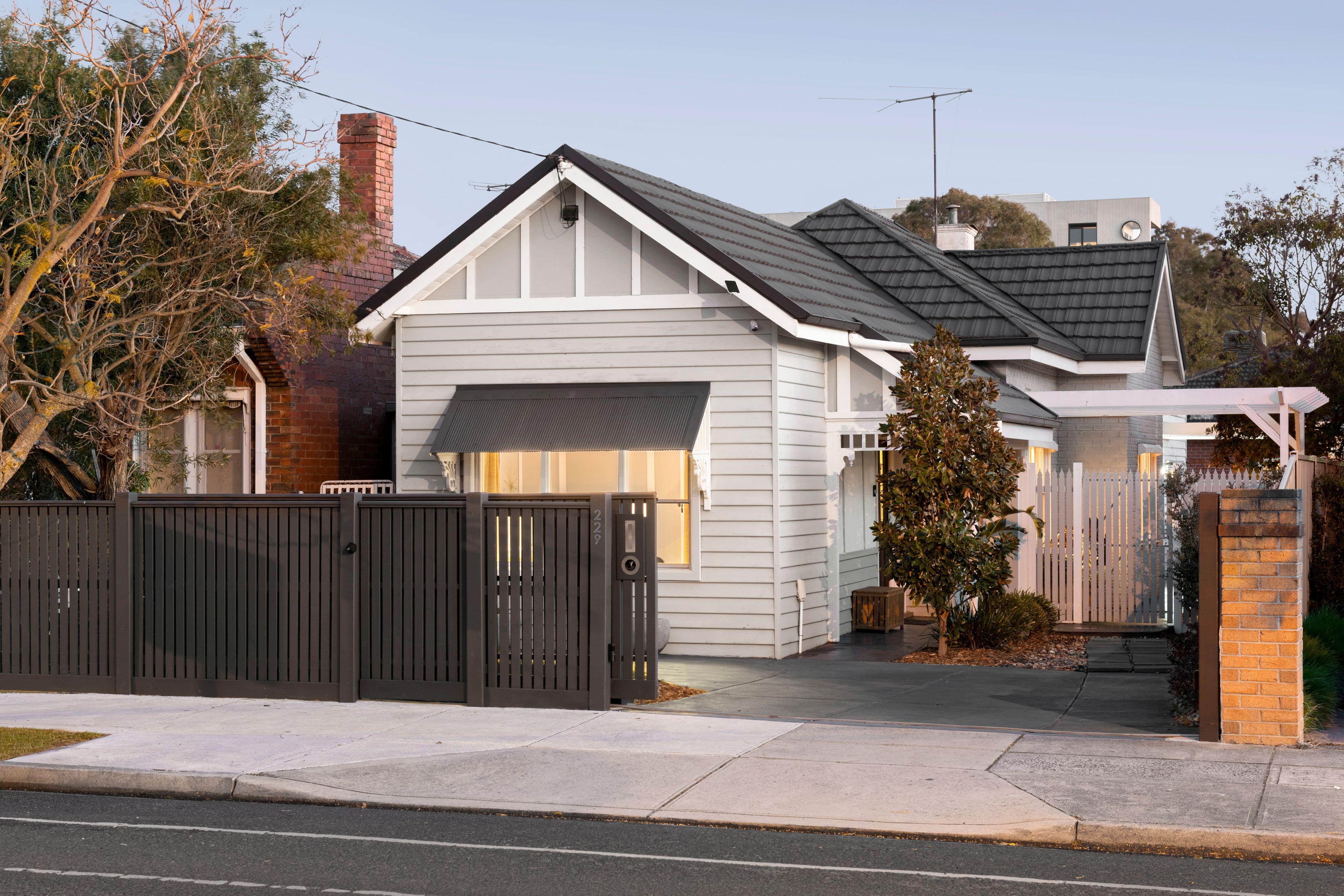 Prop-GPT: House: VIC Preston, VIC 3072 Home For Sale