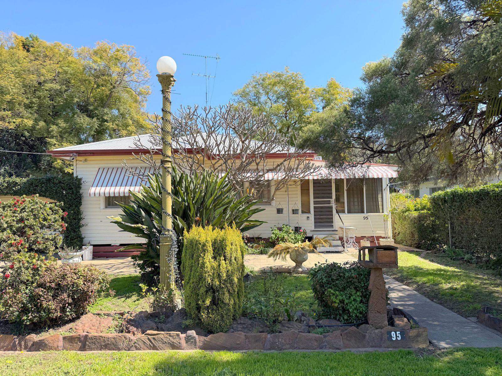 Prop-GPT: House: NSW Moree, NSW 2400 Home For Sale