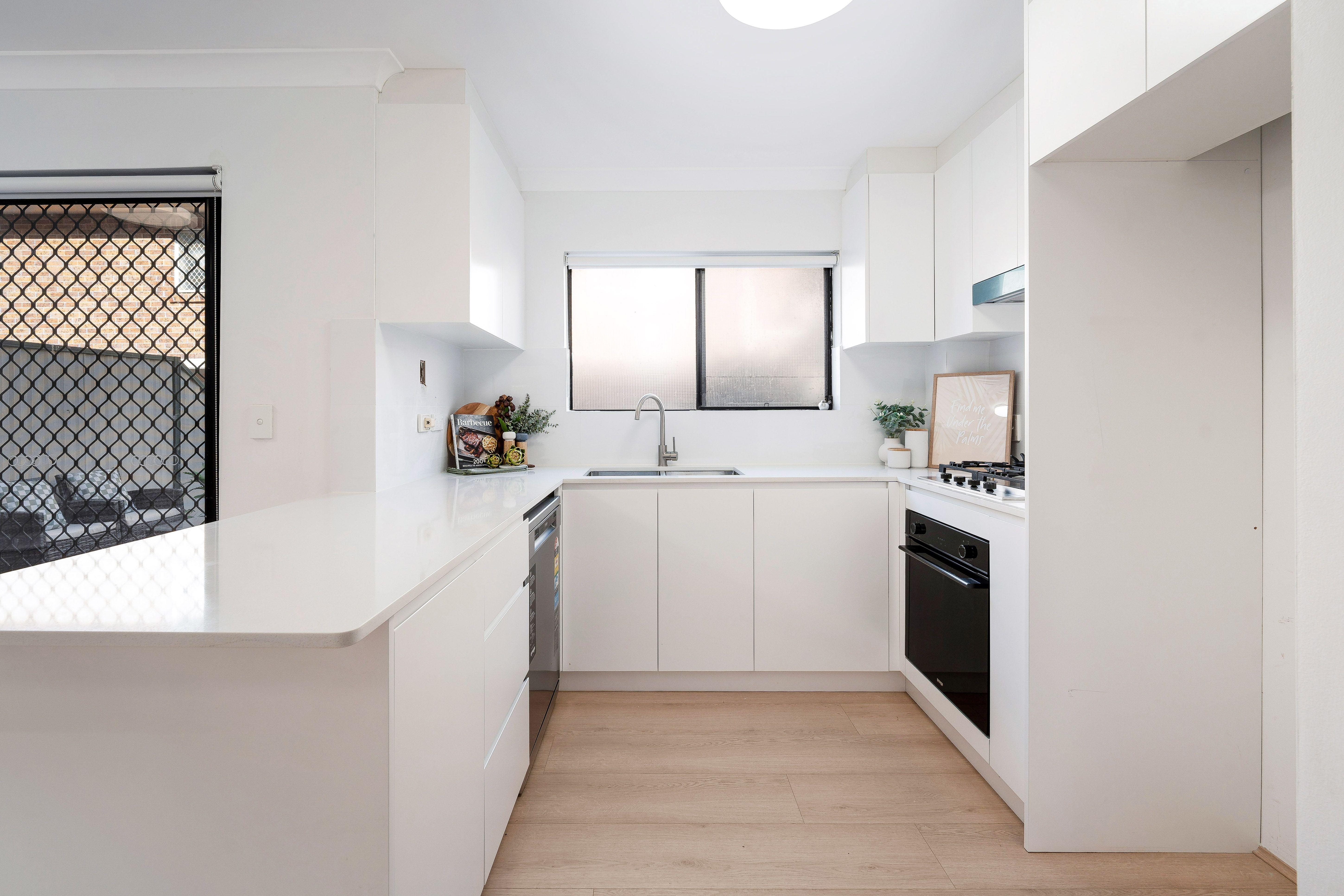 Townhouse for Sale: Hurstville, NSW 2220, NSW, 2220