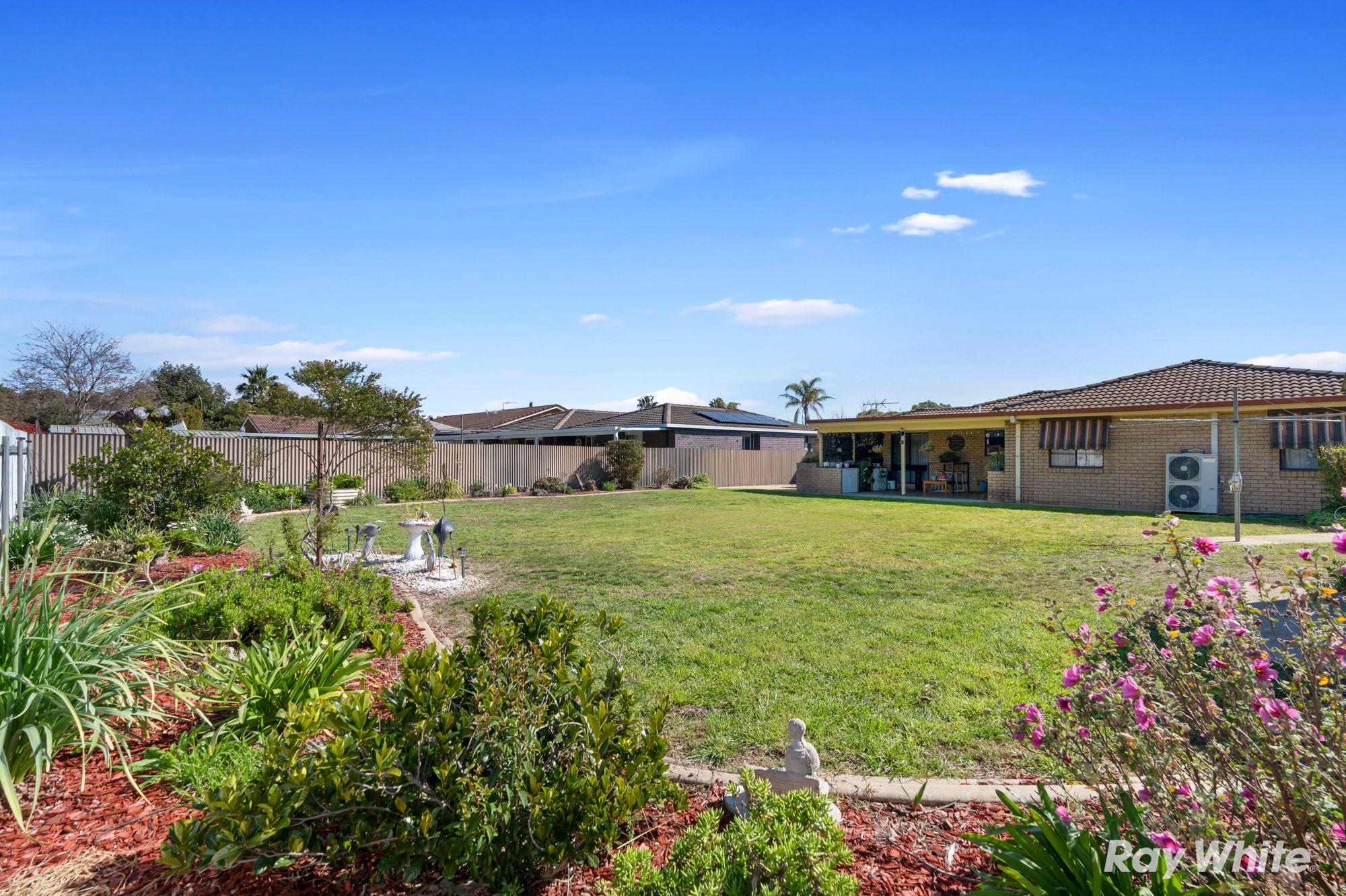 House for Sale: Glenfield Park, NSW 2650, NSW, 2650