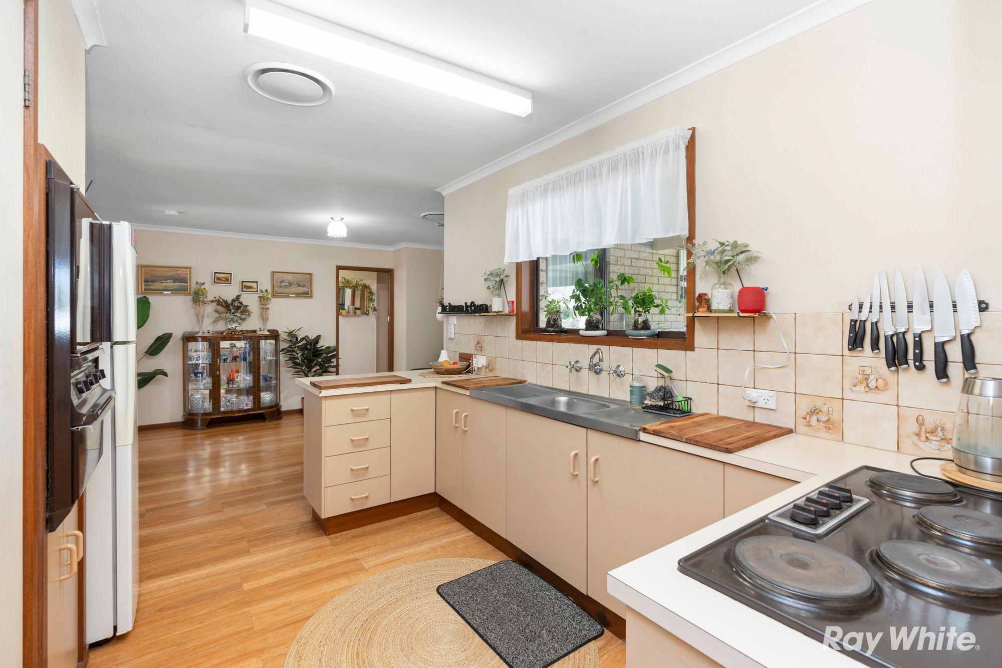 House for Sale: Glenfield Park, NSW 2650, NSW, 2650
