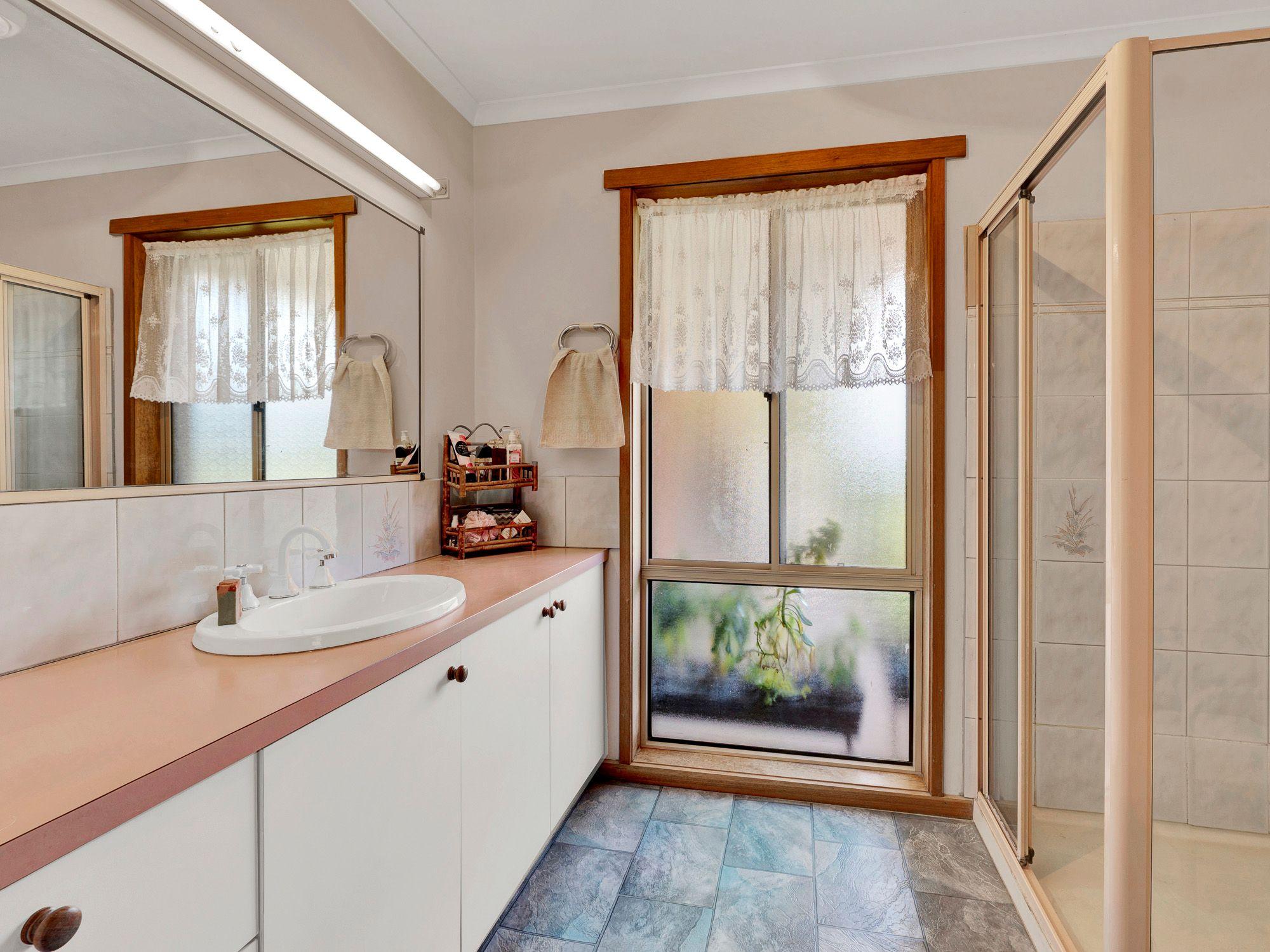 Lifestyle for Sale: Carisbrook, VIC 3464, VIC, 3464