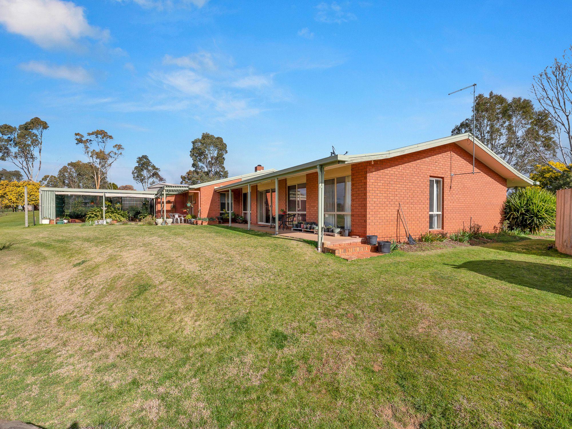 Lifestyle for Sale: Carisbrook, VIC 3464, VIC, 3464