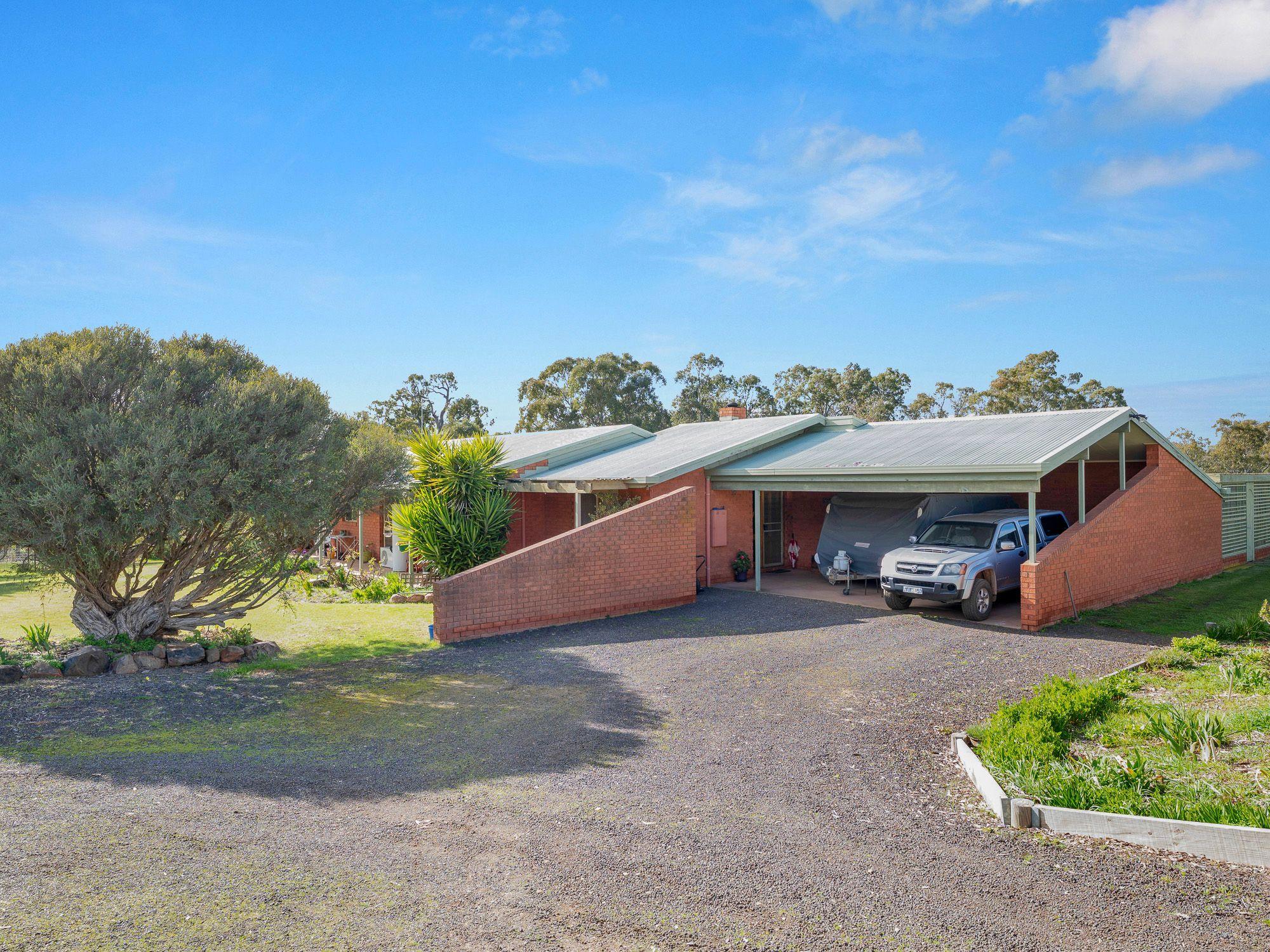 Lifestyle for Sale: Carisbrook, VIC 3464, VIC, 3464