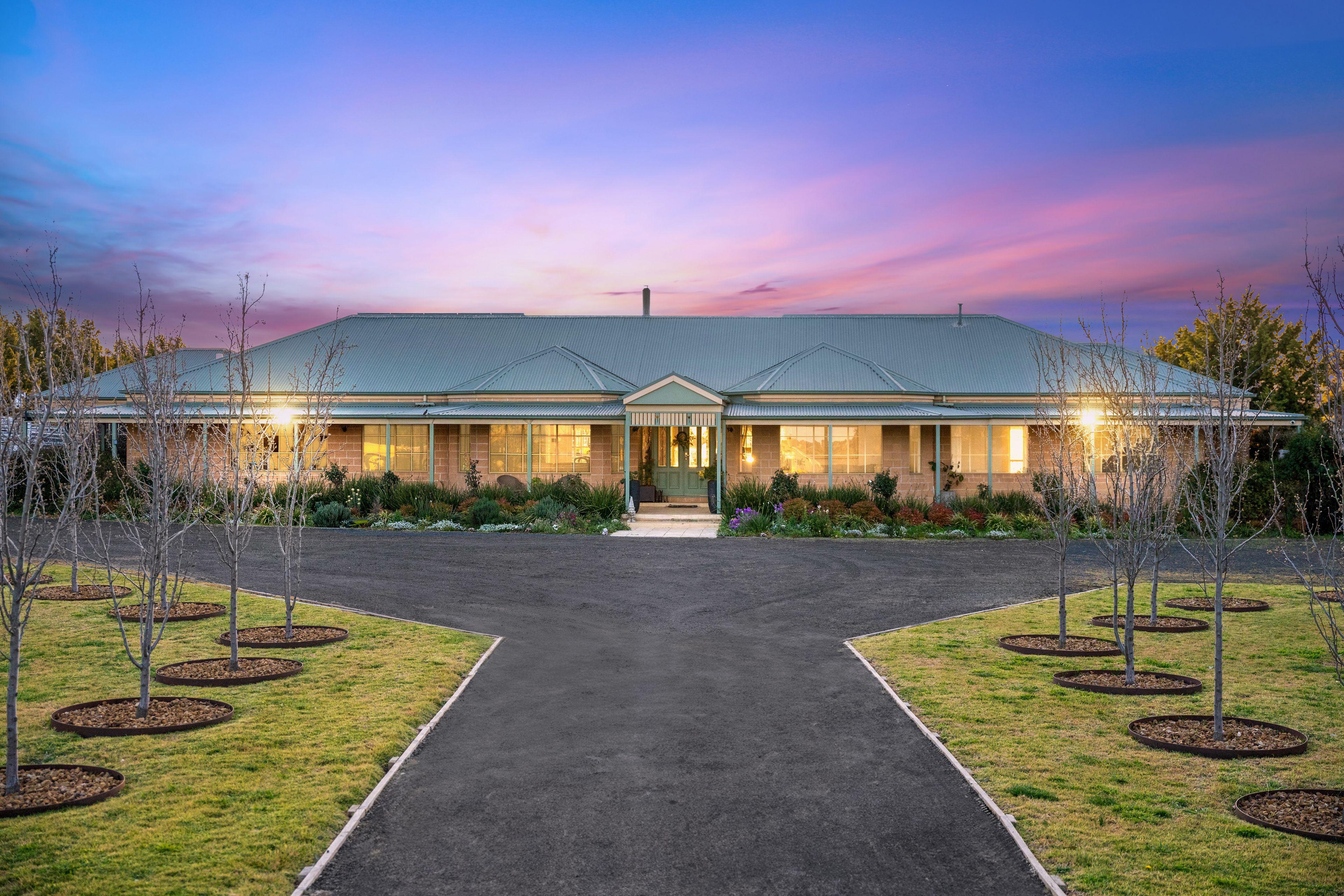 Prop-GPT: House: VIC Oaklands Junction, VIC 3063 Home For Sale