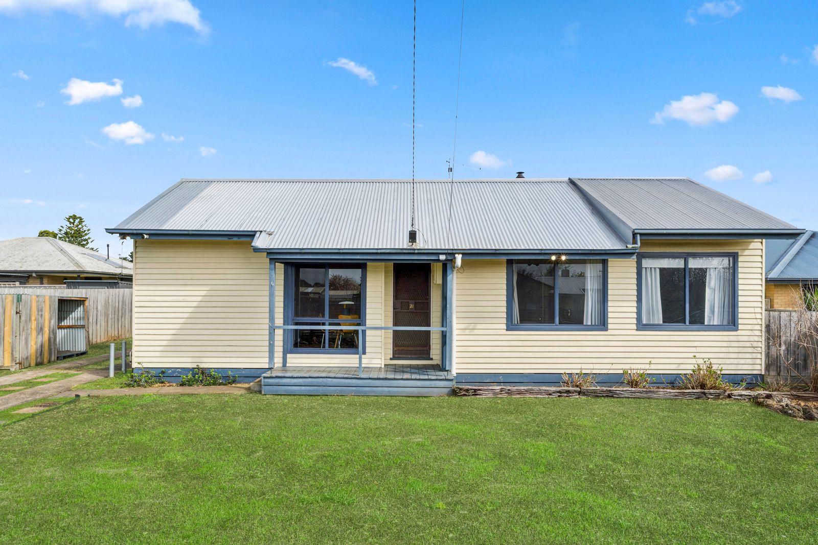Prop-GPT: House: VIC Colac, VIC 3250 Home For Sale