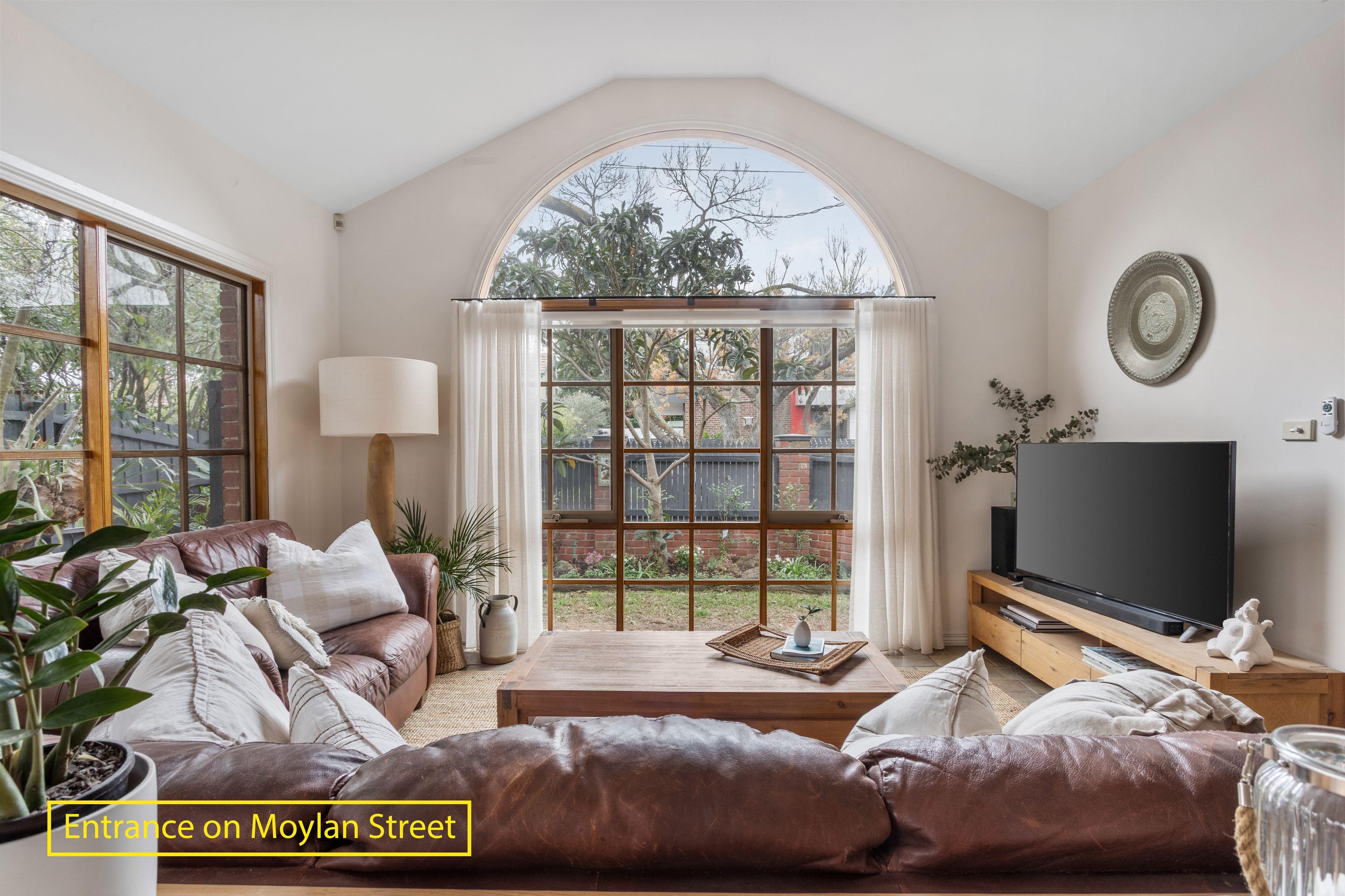 Prop-GPT: Townhouse: VIC Bentleigh East, VIC 3165 Home For Sale