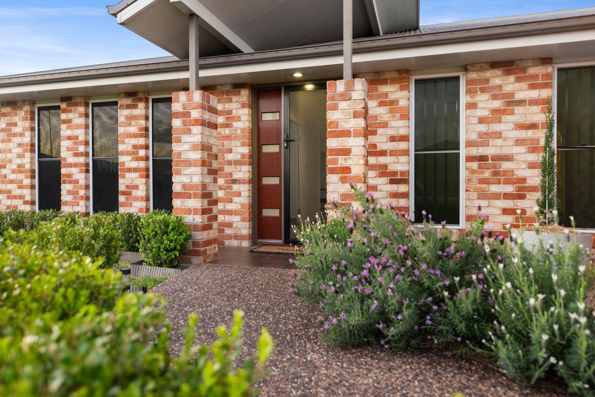 Prop-GPT: House: QLD Dalby, QLD 4405 Home For Sale