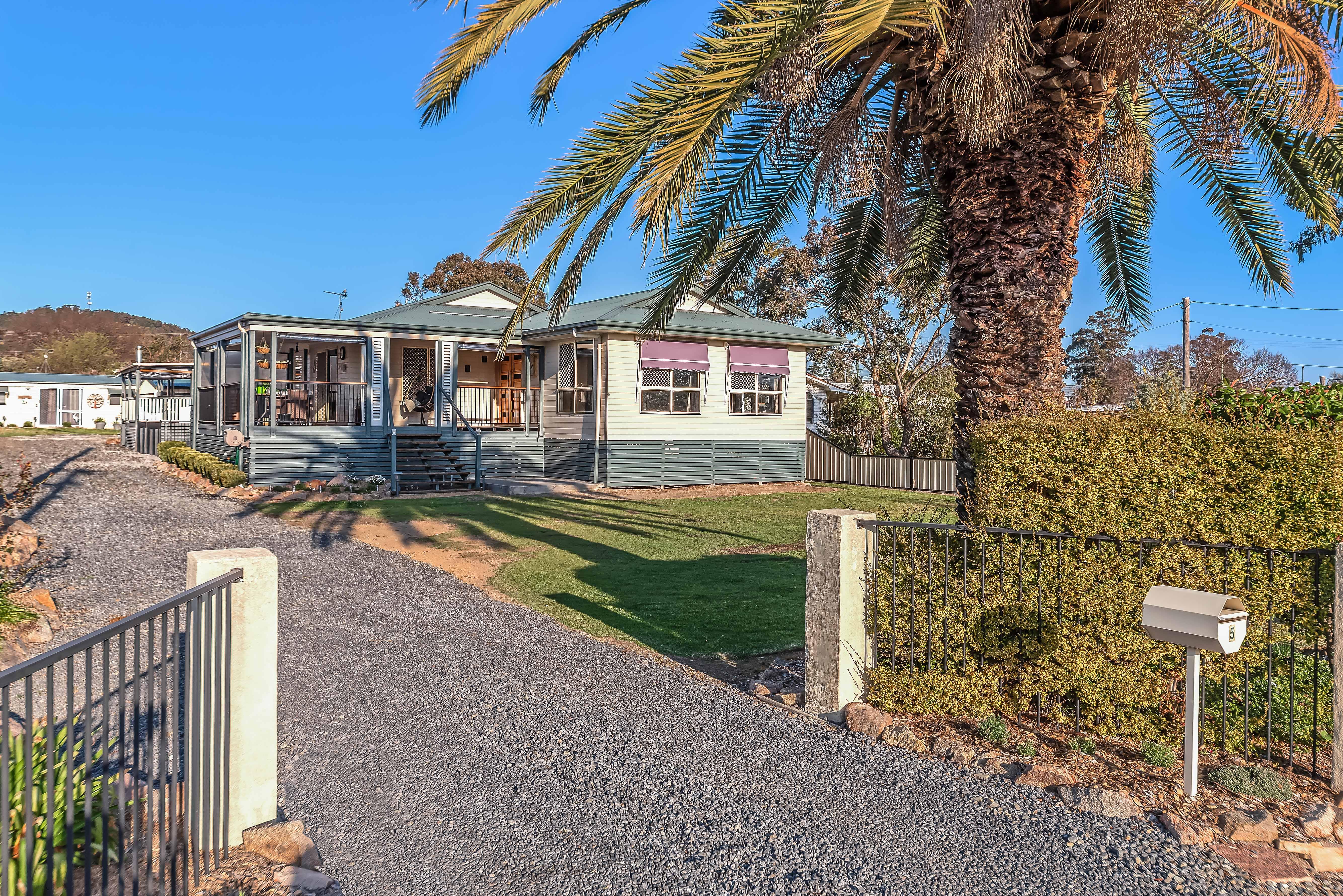 Prop-GPT: House: QLD Stanthorpe, QLD 4380 Home For Sale