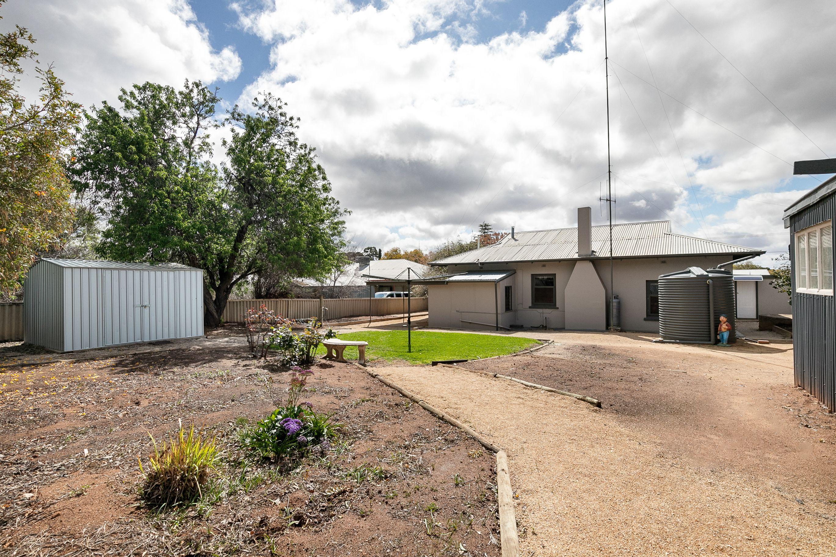 House for Sale: Loxton, SA 5333, SA, 5333
