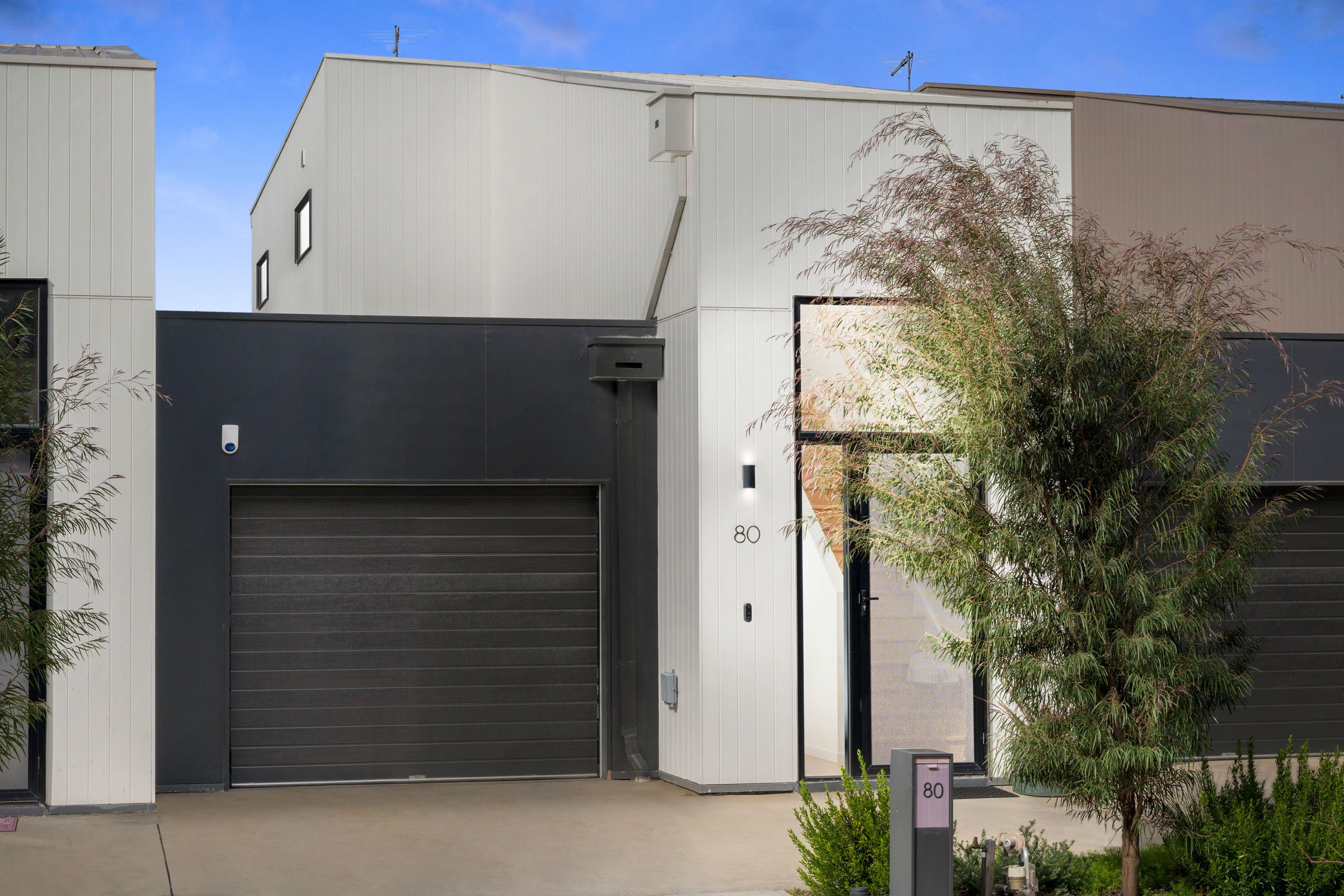 Prop-GPT: Townhouse: VIC Sunshine North, VIC 3020 Home For Sale
