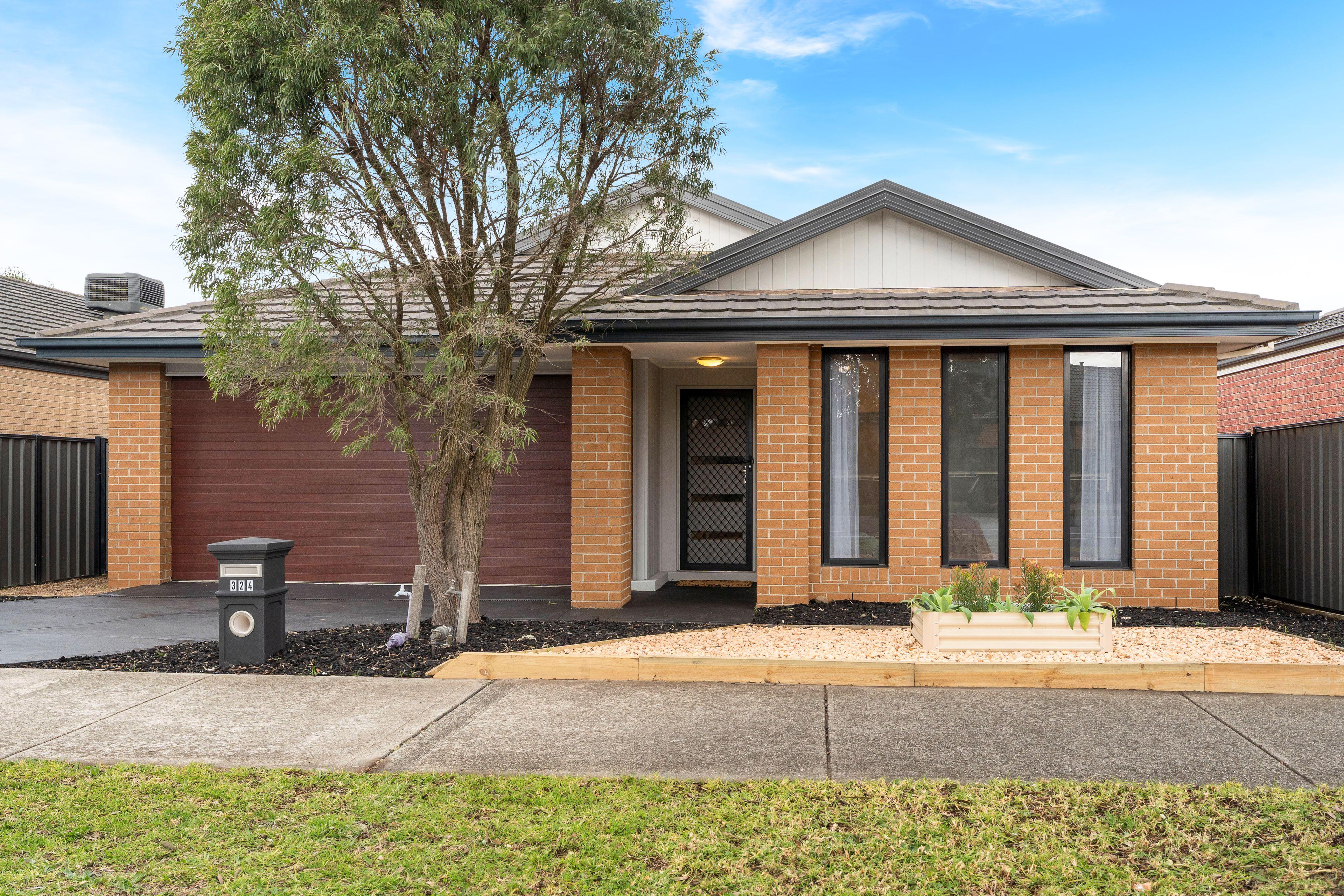 Prop-GPT: House: VIC Craigieburn, VIC 3064 Home For Sale
