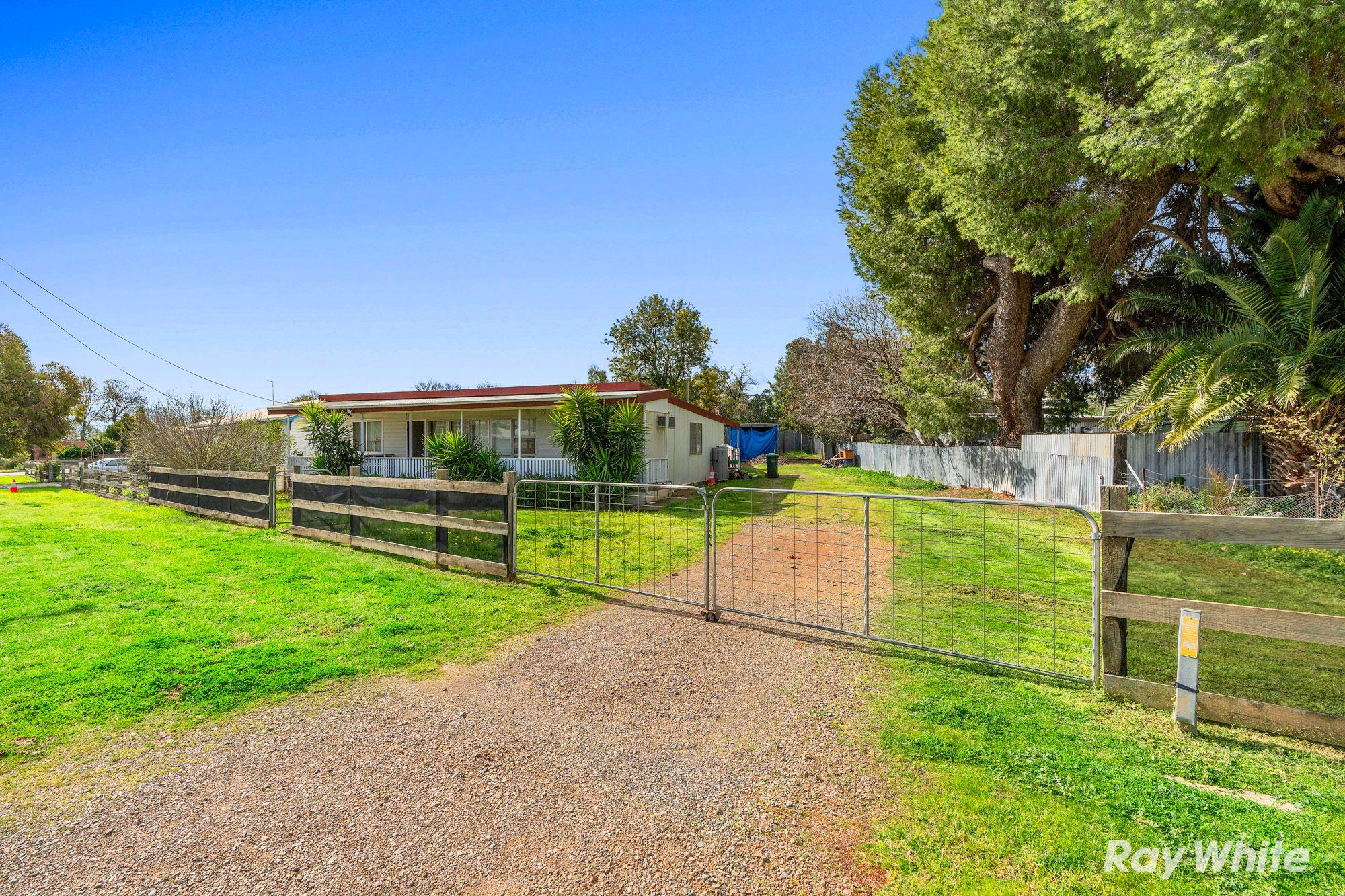 House for Sale: Junee, NSW 2663, NSW, 2663