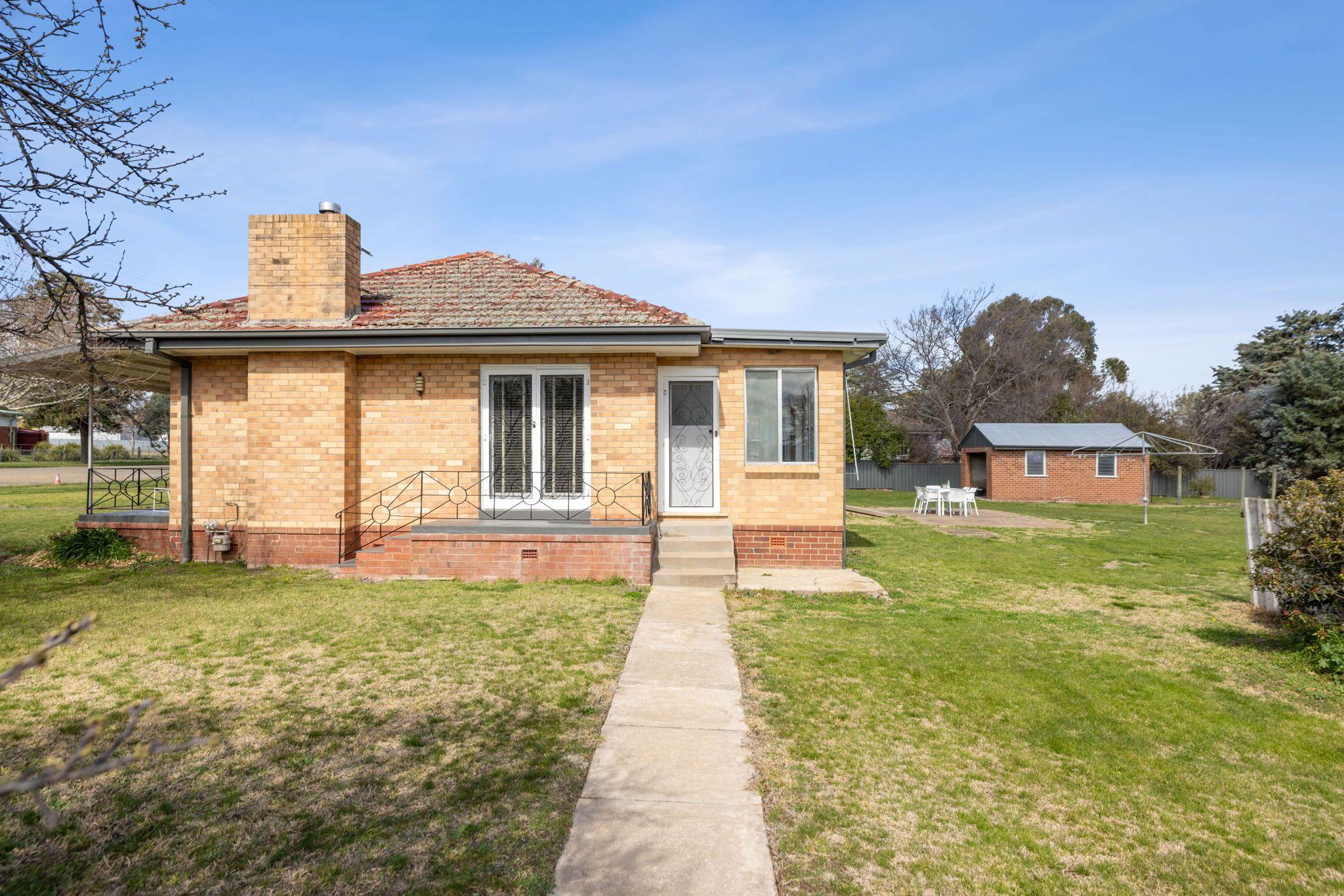 House for Sale: Boorowa, NSW 2586, NSW, 2586