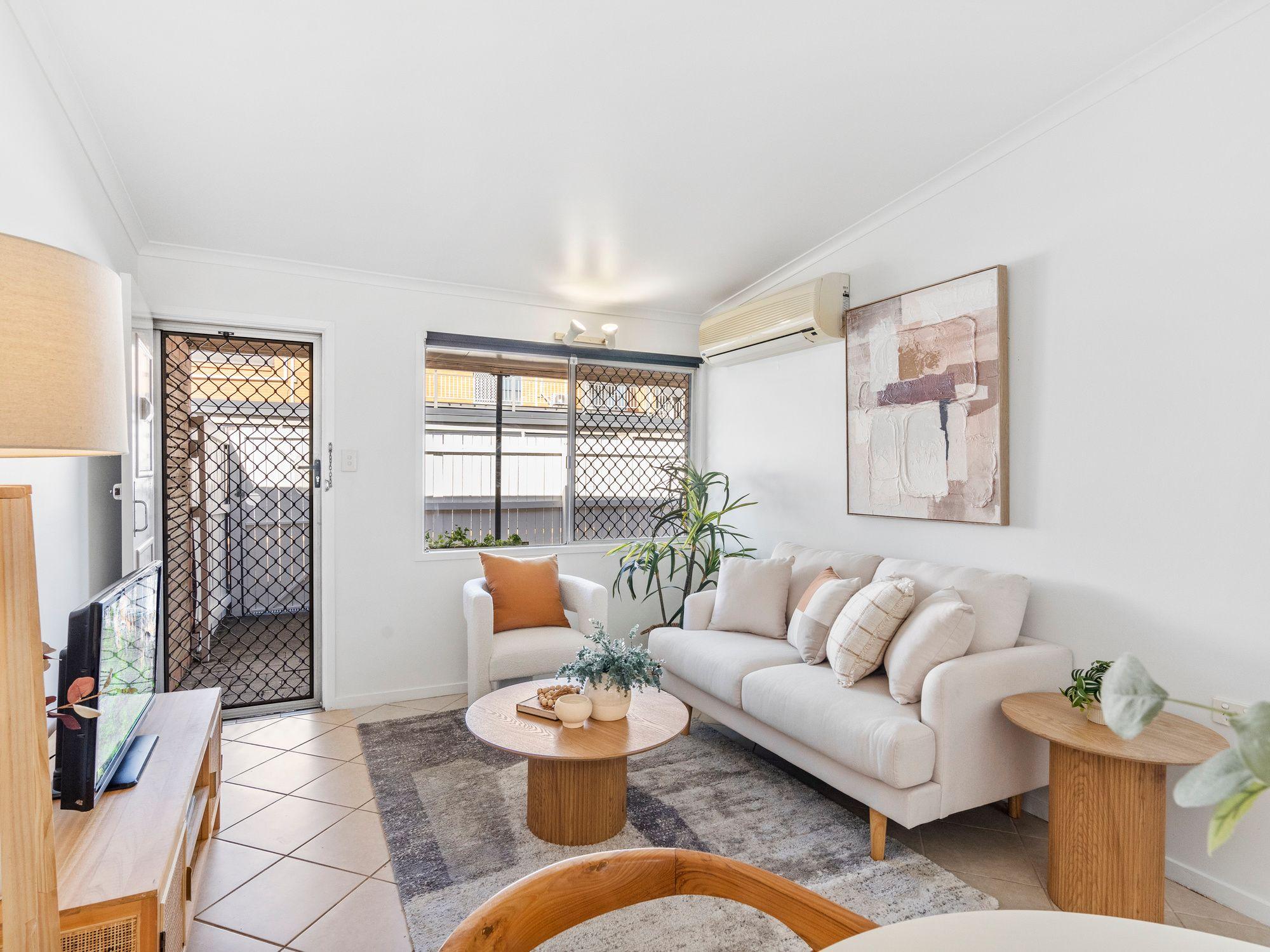 Prop-GPT: Unit: QLD Yeerongpilly, QLD 4105 Home For Sale