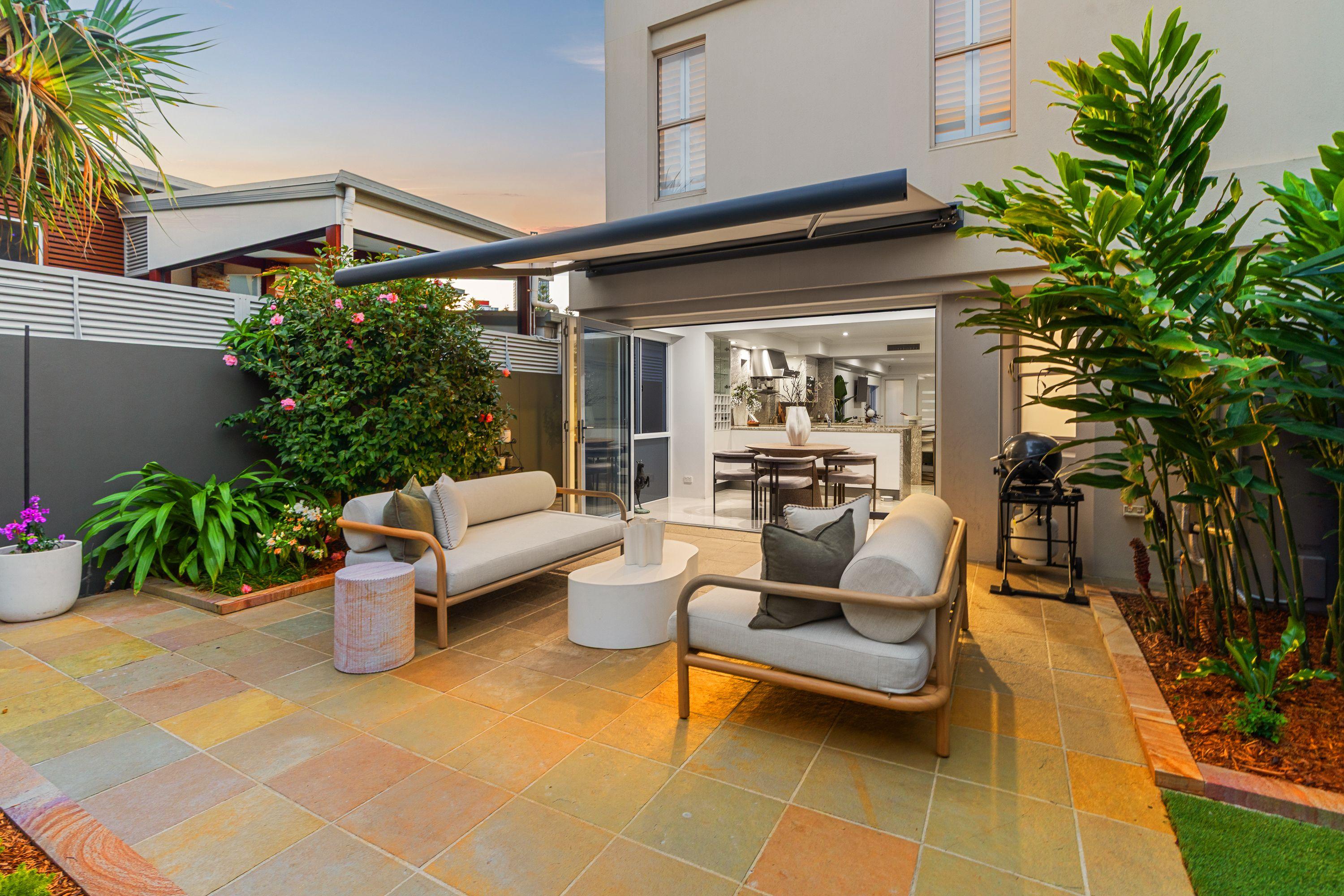 Townhouse for Sale: Main Beach, QLD 4217, QLD, 4217