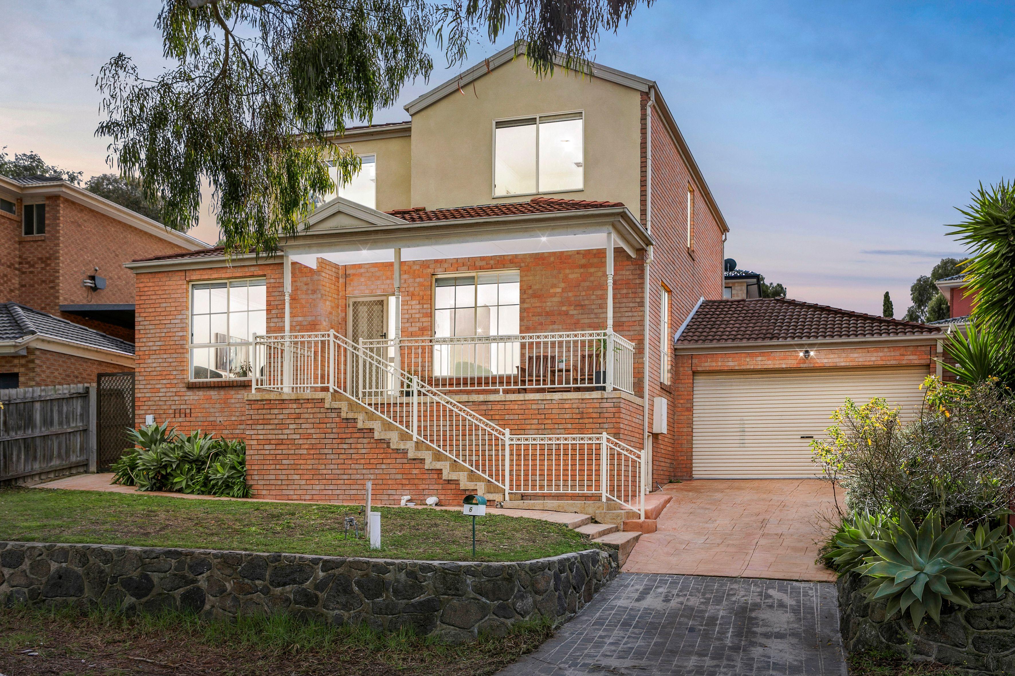 Prop-GPT: House: VIC Roxburgh Park, VIC 3064 Home For Sale