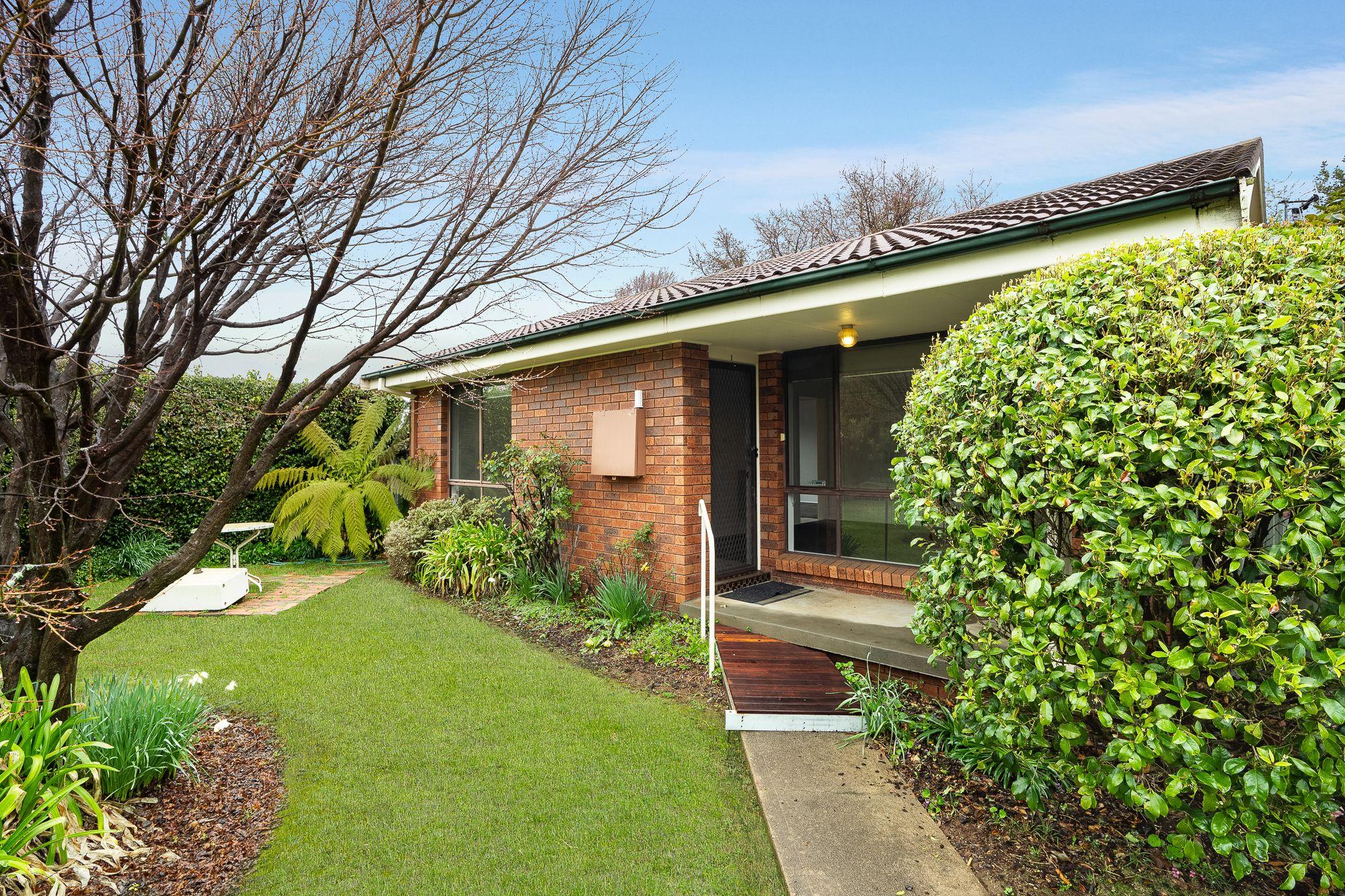 Prop-GPT: Villa: NSW Orange, NSW 2800 Home For Sale