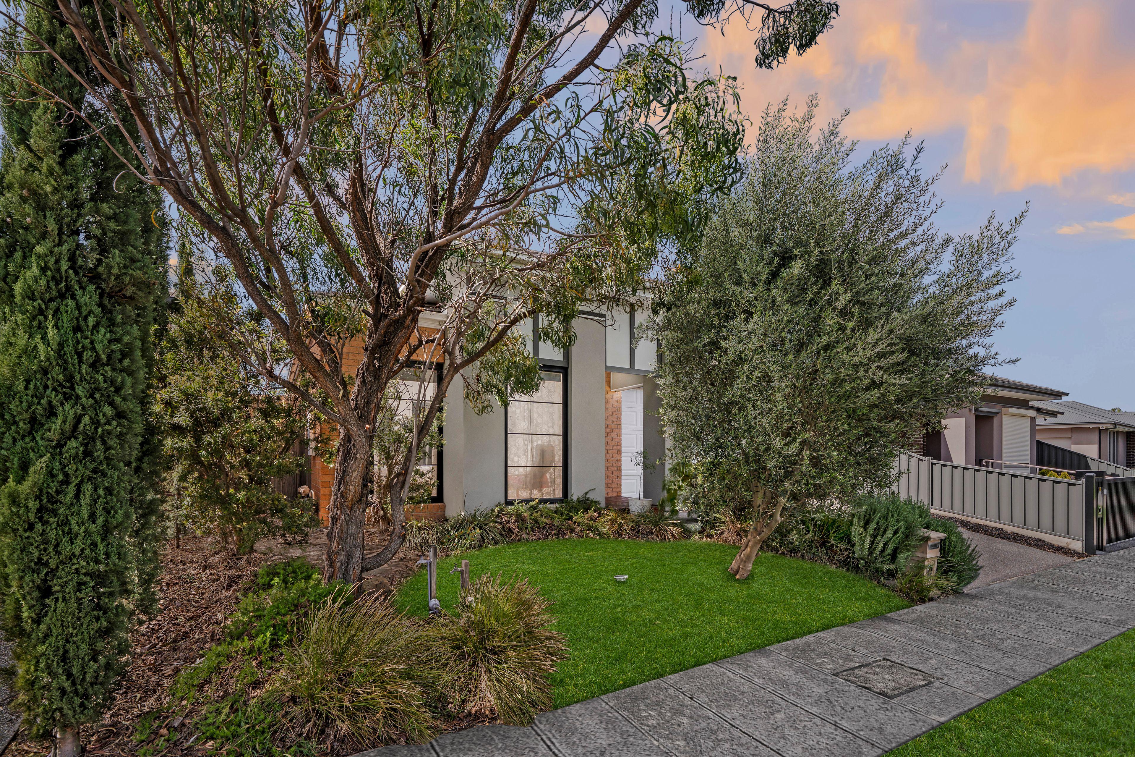Prop-GPT: House: VIC Epping, VIC 3076 Stylish, Sustainable & Perfectly Located Home