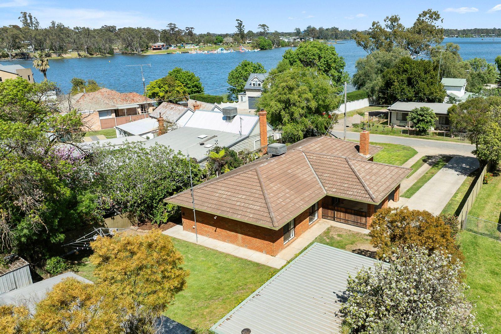 Prop-GPT: House: VIC Nagambie, VIC 3608 Potential With Water Views