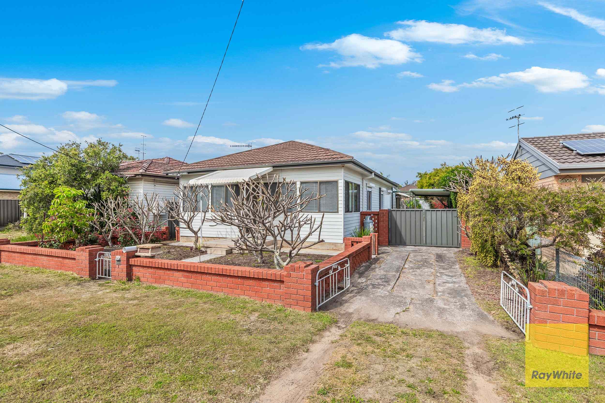 Prop-GPT: House: NSW Ettalong Beach, NSW 2257 Home For Sale
