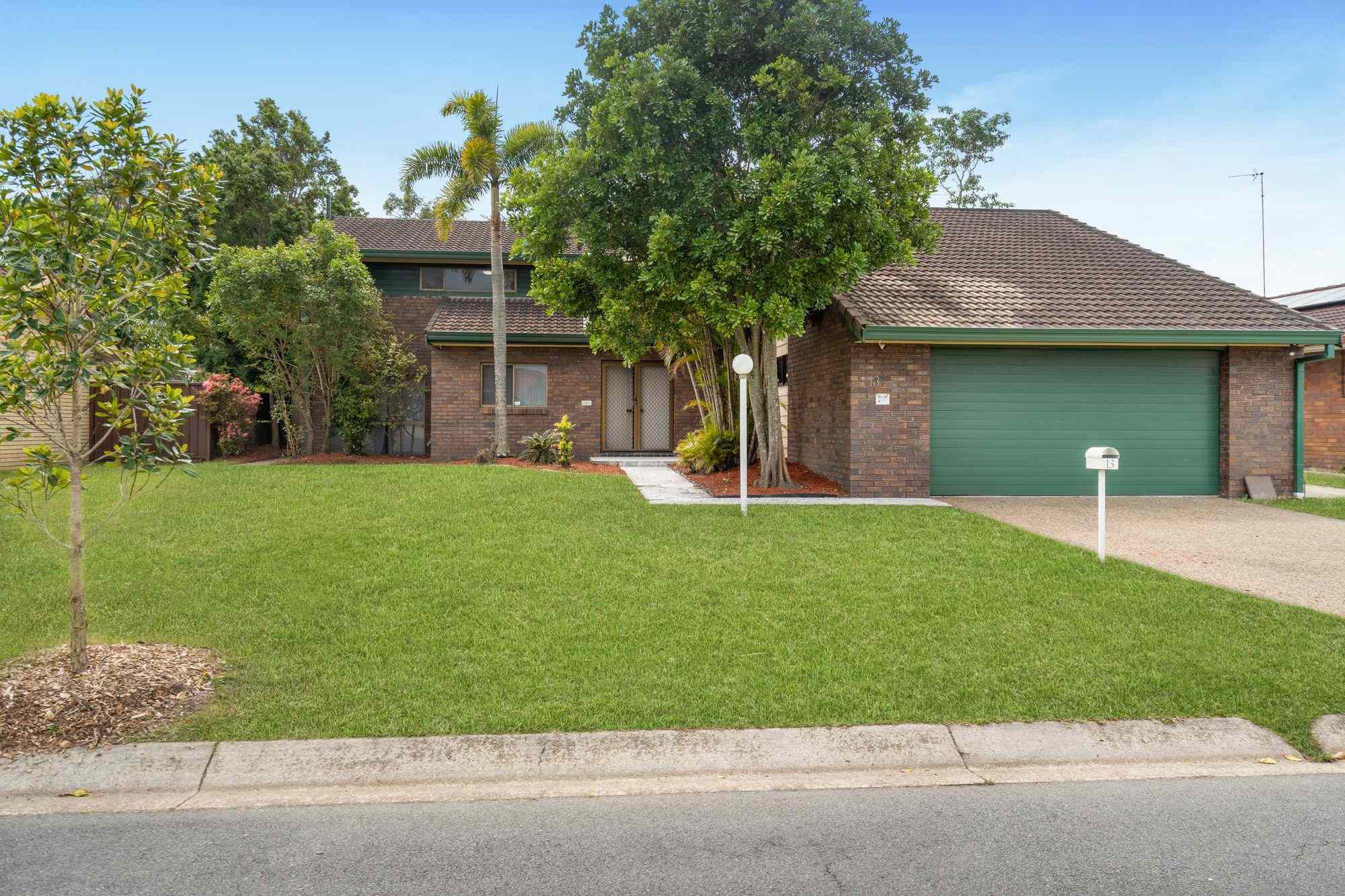 Prop-GPT: House: QLD Broadbeach Waters, QLD 4218 Home For Sale