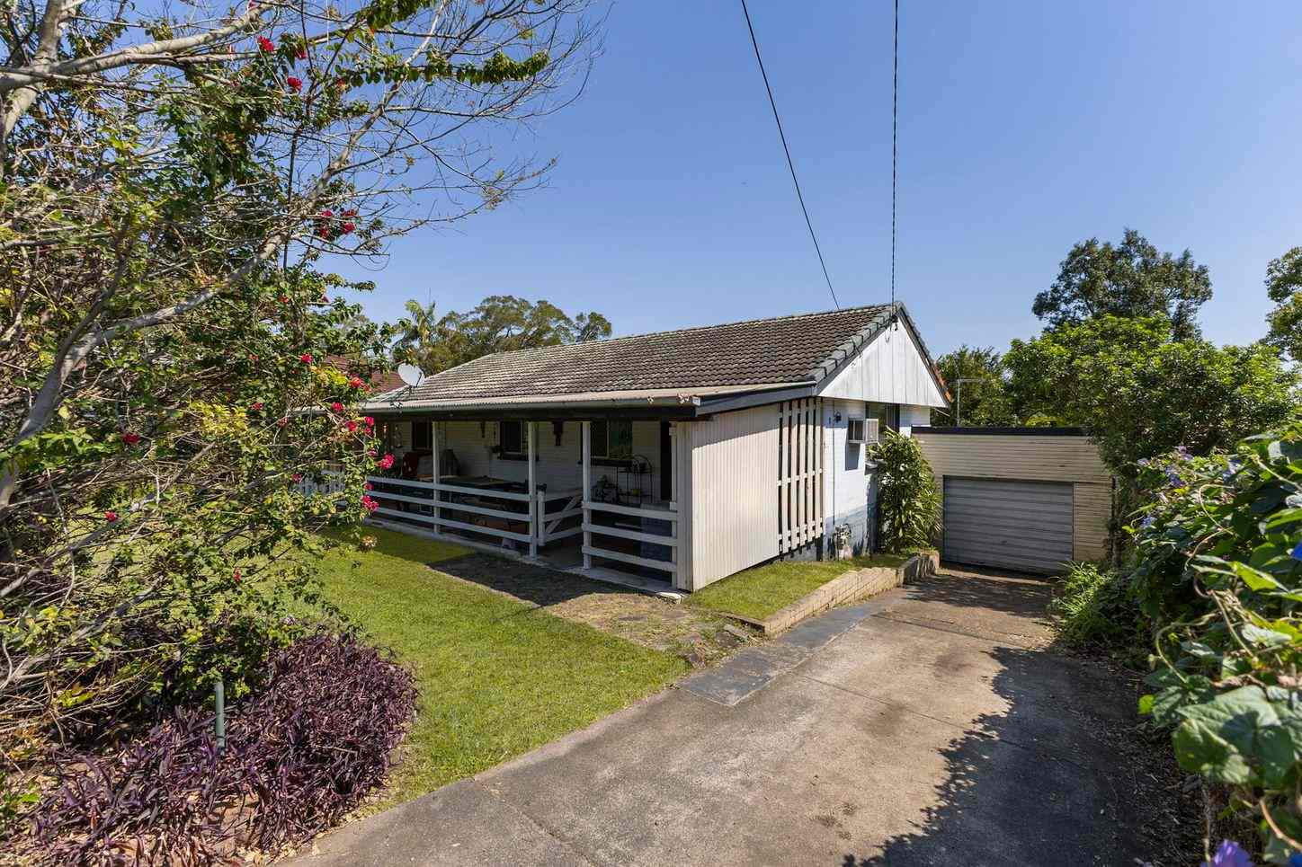 Prop-GPT: House: QLD Woodridge, QLD 4114 Queensland 4114