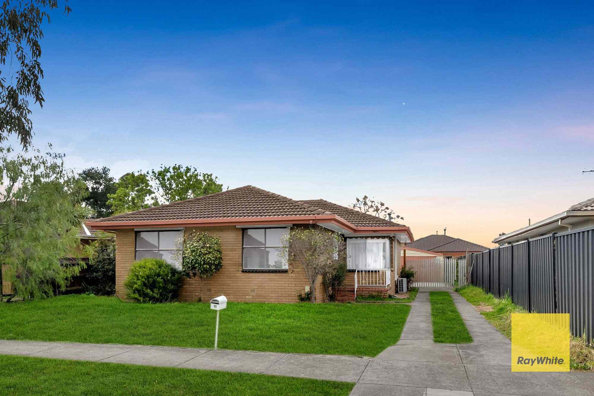 Prop-GPT: House: VIC Melton South, VIC 3338 Home For Sale