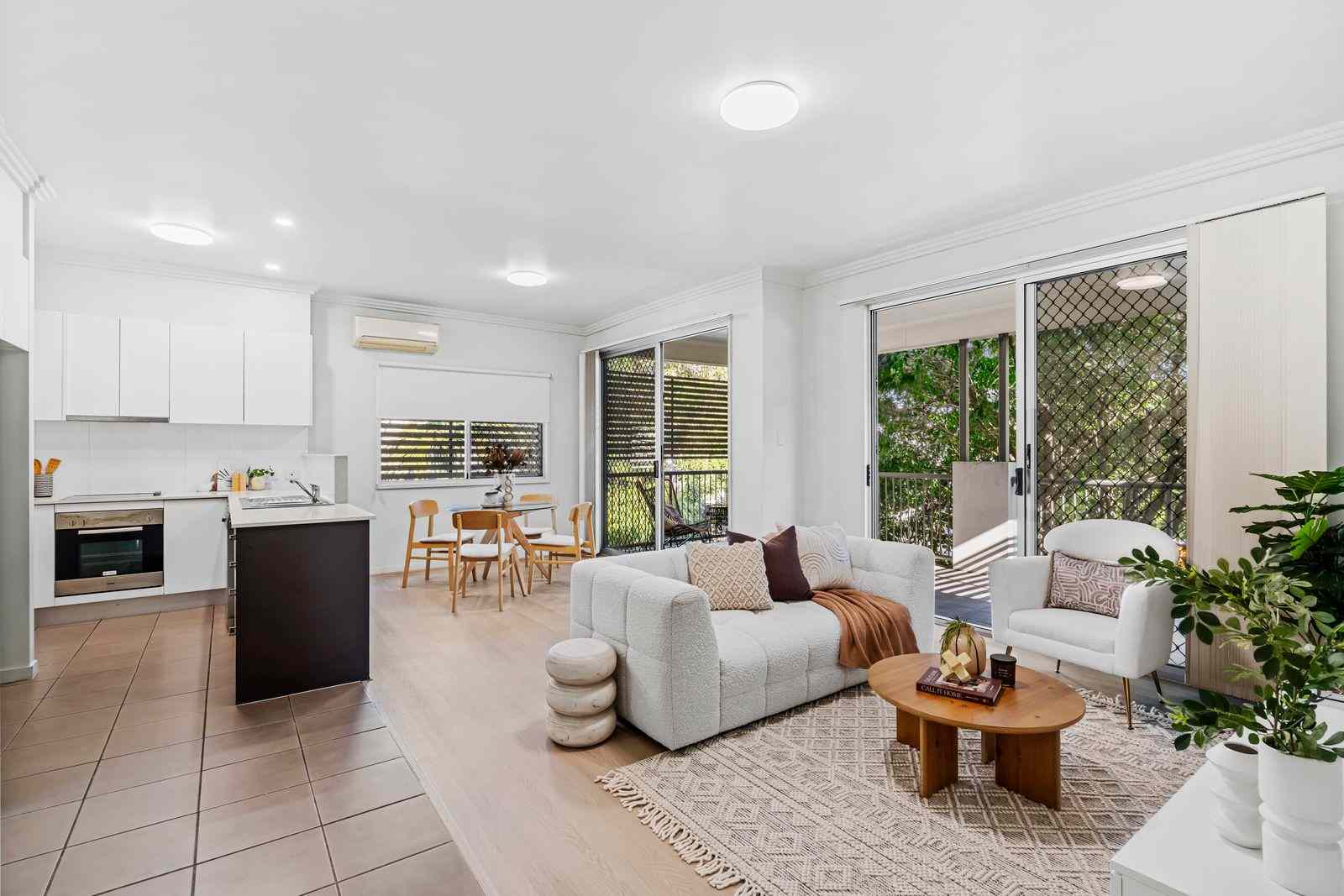 Prop-GPT: Unit: QLD Annerley, QLD 4103 Home For Sale