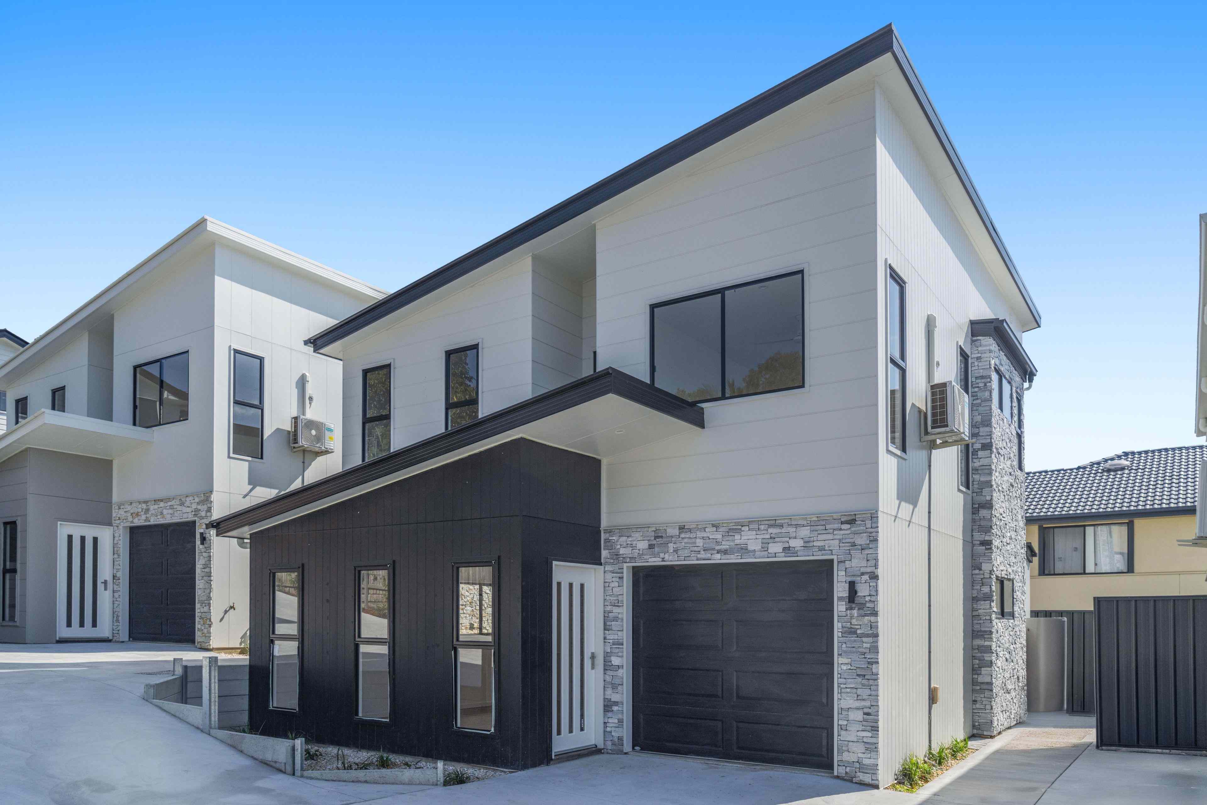 Prop-GPT: Townhouse: QLD Nerang, QLD 4211 Home For Sale
