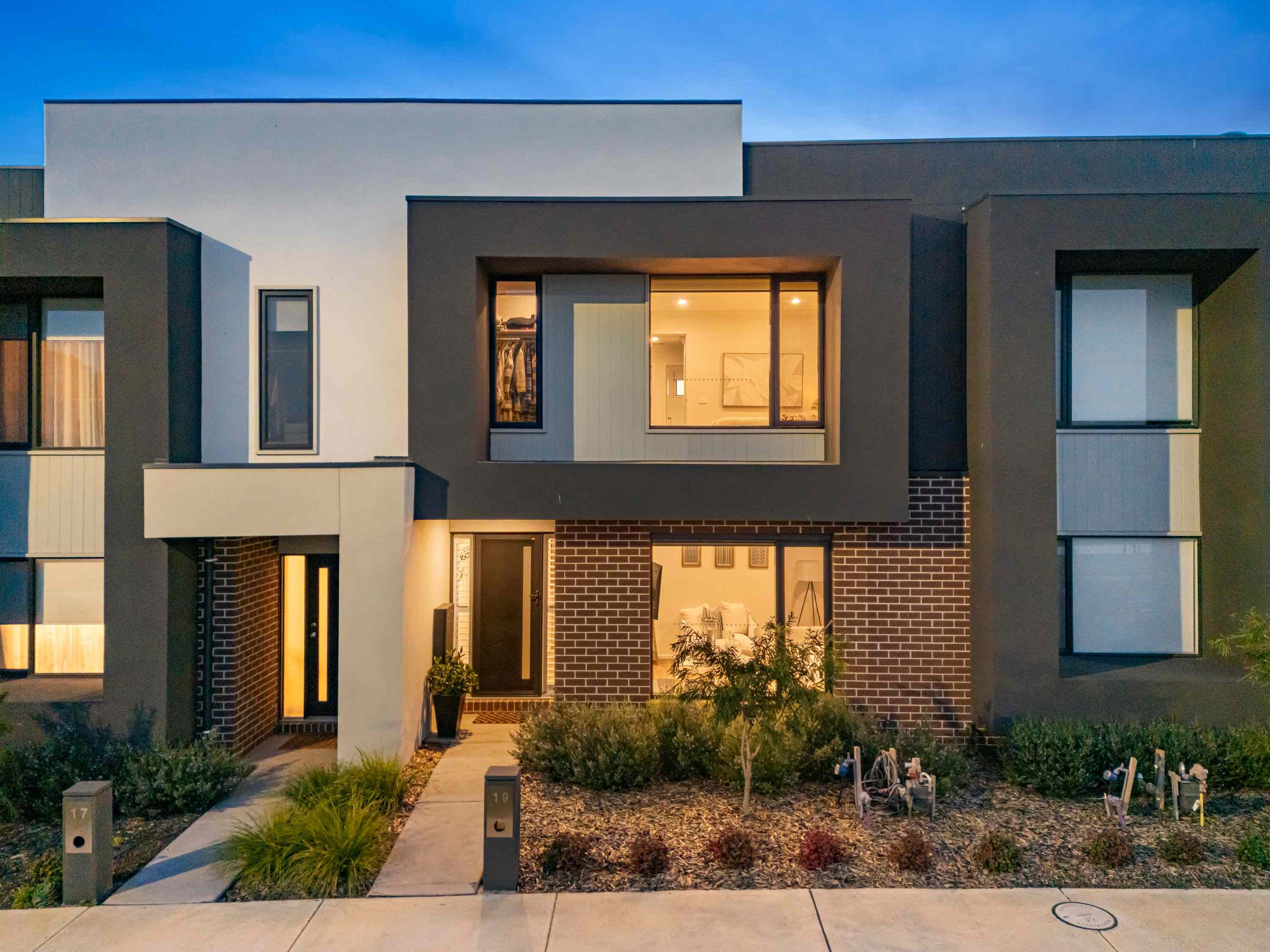 Prop-GPT: House: VIC Berwick, VIC 3806 Home For Sale