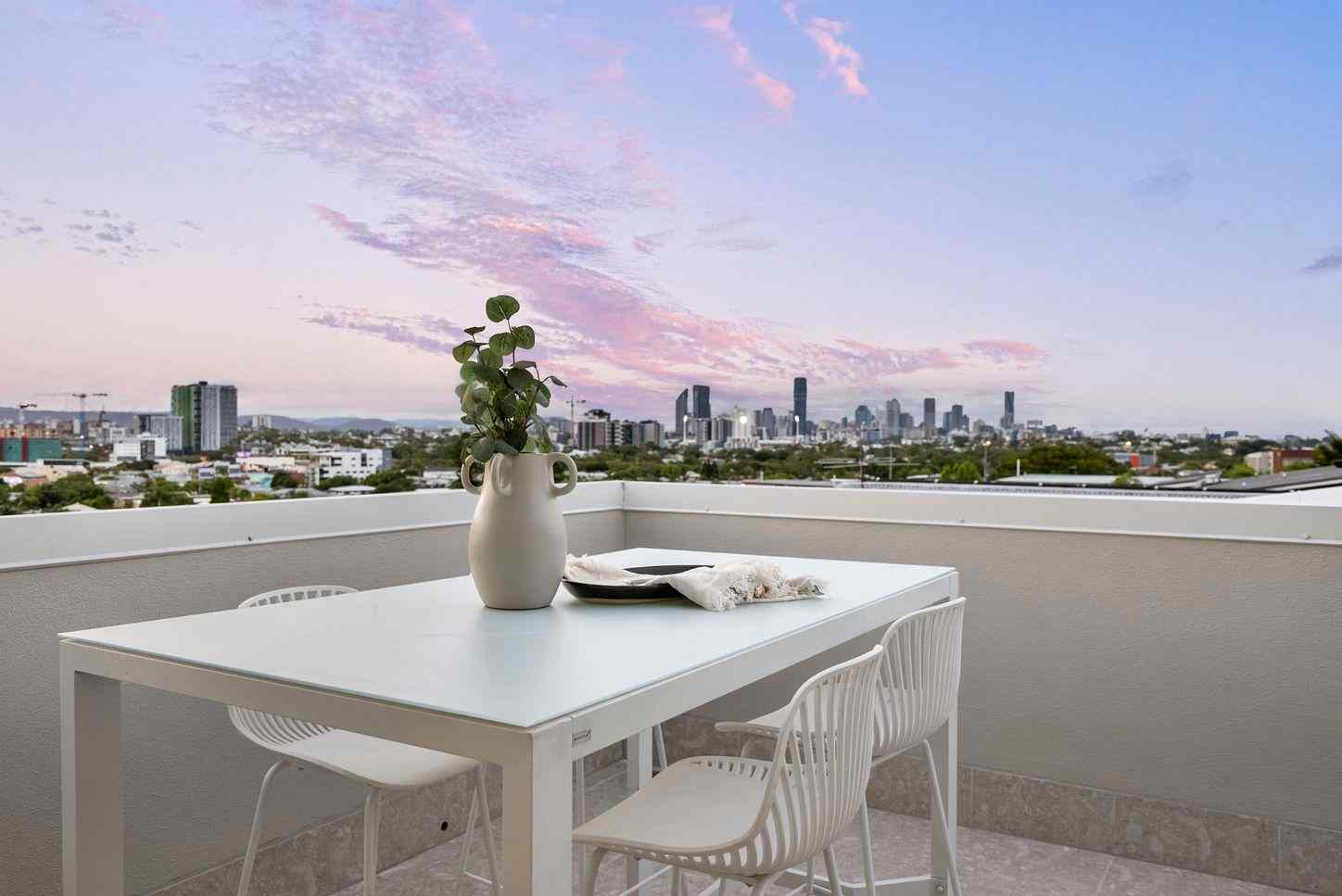 Prop-GPT: House: QLD Coorparoo, QLD 4151 Queensland 4151